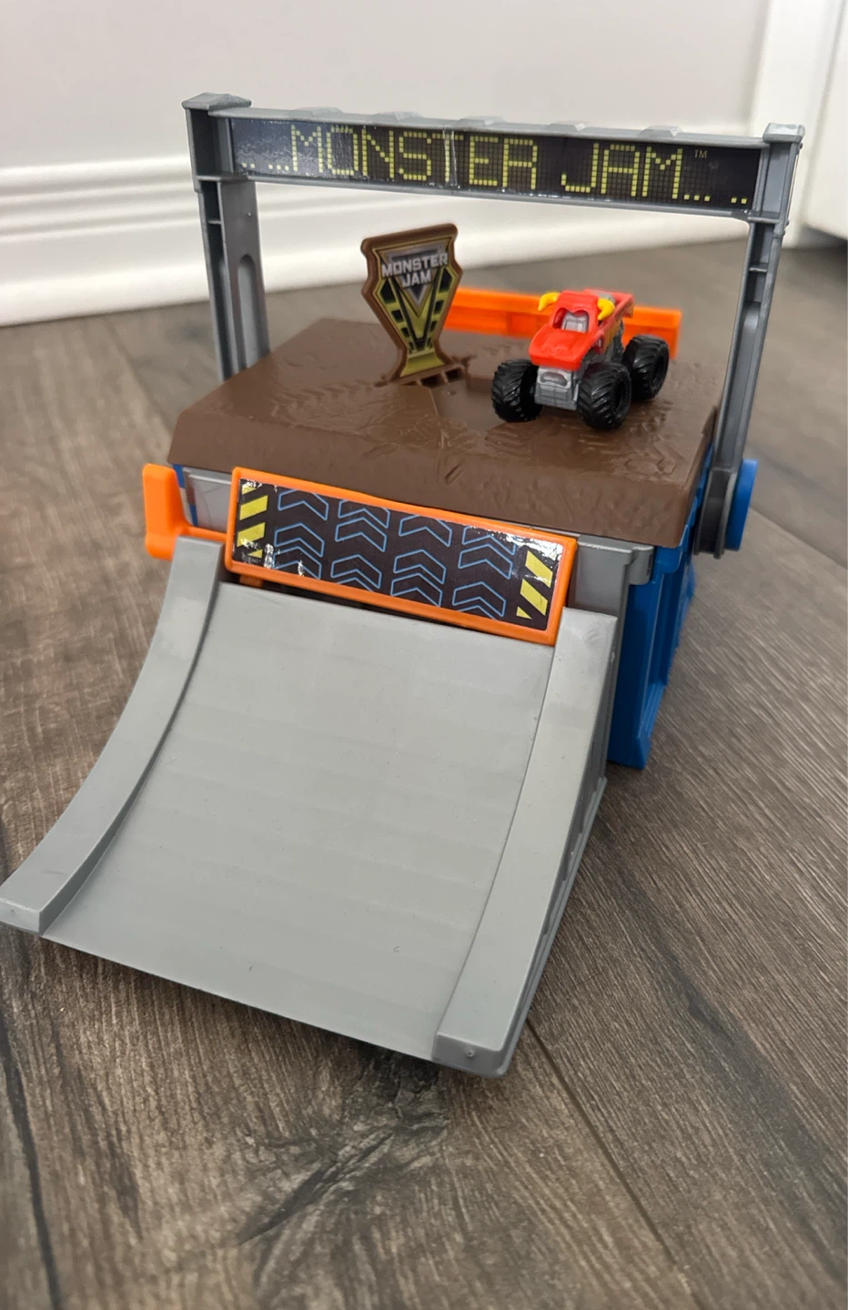 Mini Monster Jam Stunt Set with Monster Truck Toy - photo 3