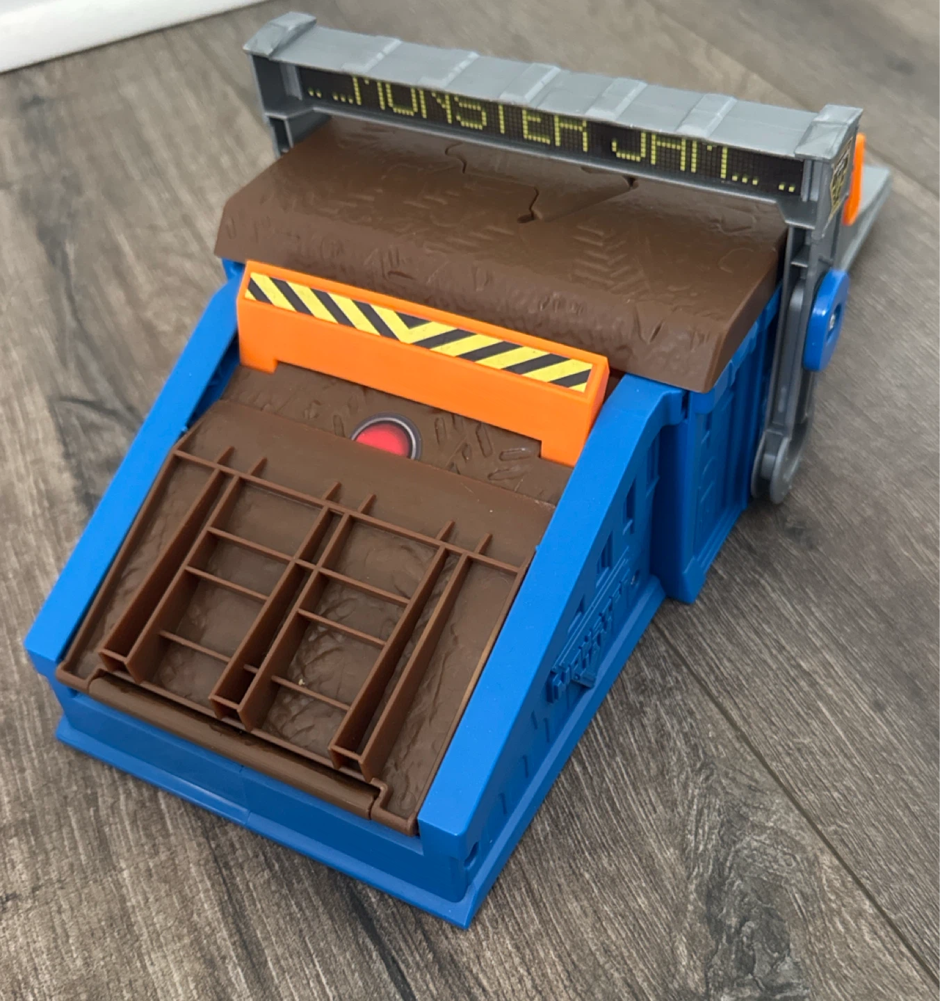 Mini Monster Jam Stunt Set with Monster Truck Toy - photo 5