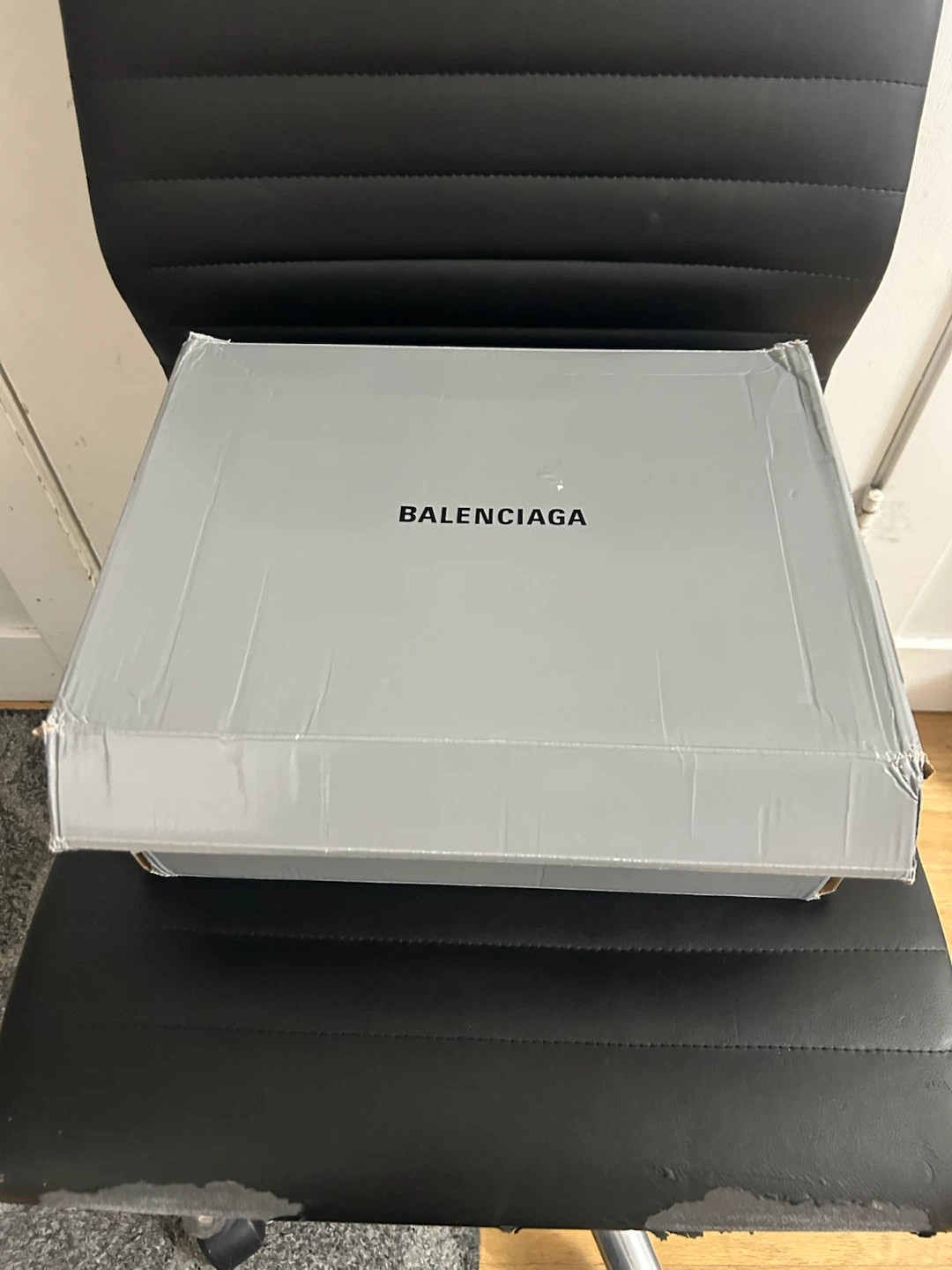Balenciaga Runner (send offers - photo 5