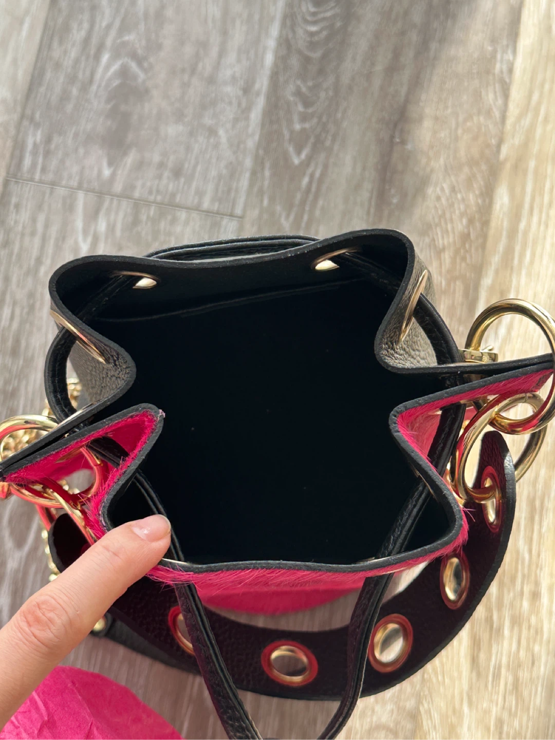 NEW Black & Hot Pink Bucket Bag Leather Italy - photo 3