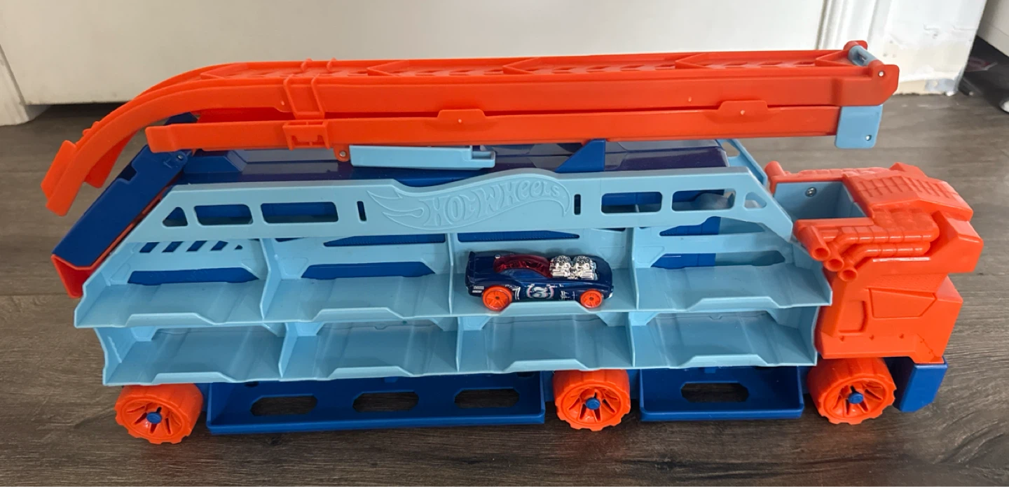 Hot Wheels Hauler Playset with Track