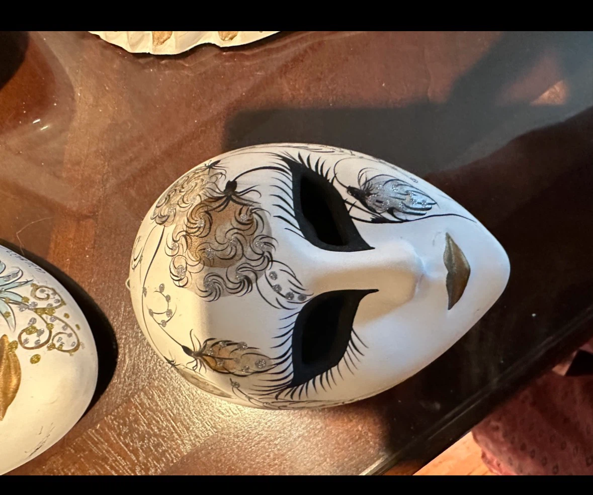Porcelain Venetian Face masks - photo 3