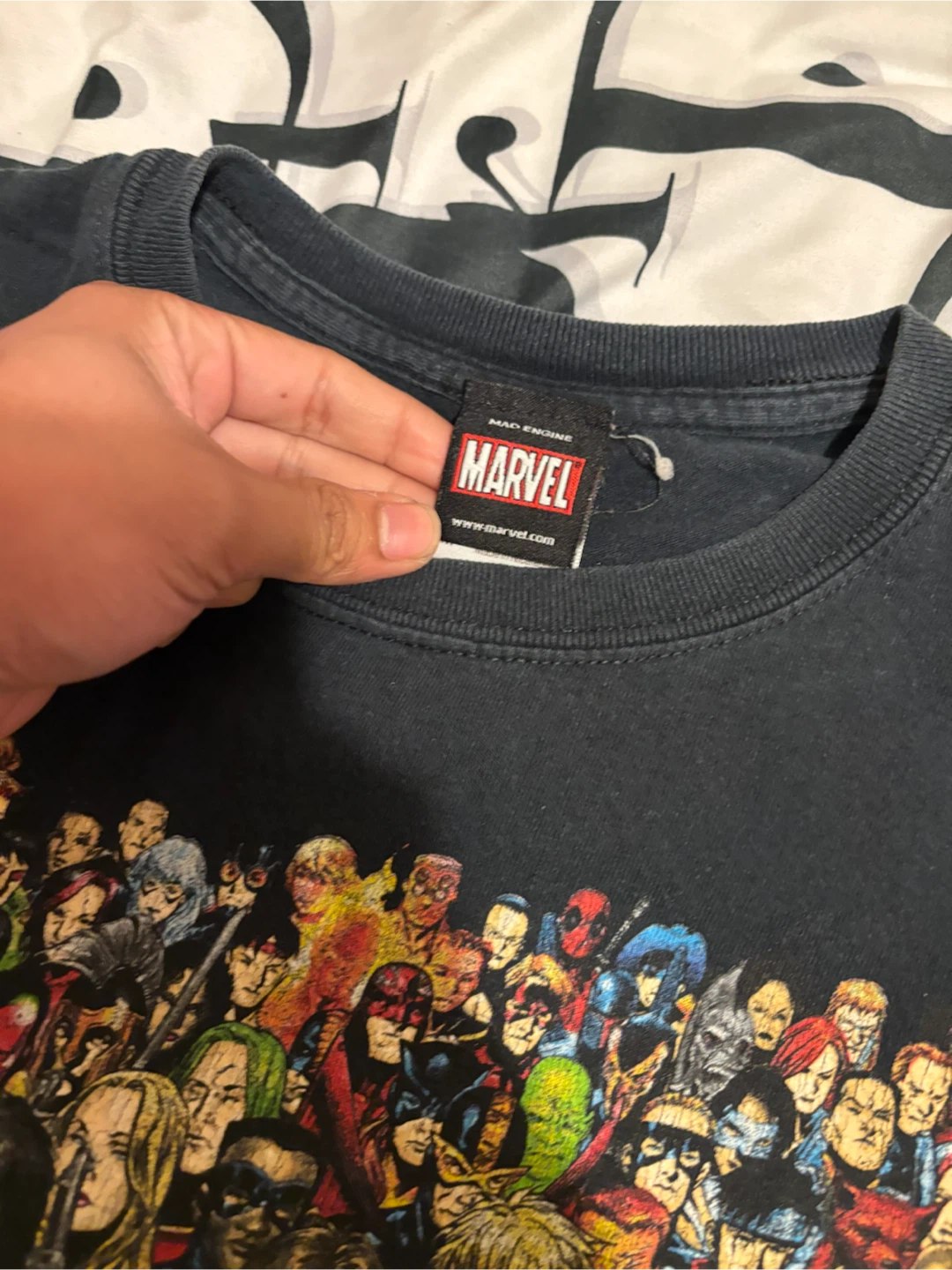 Marvel Comics Superhero T-Shirt - photo 2