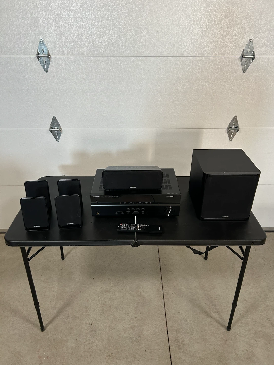 Yamaha HTR-2064 5.1 Channel AV Receiver and Speaker System