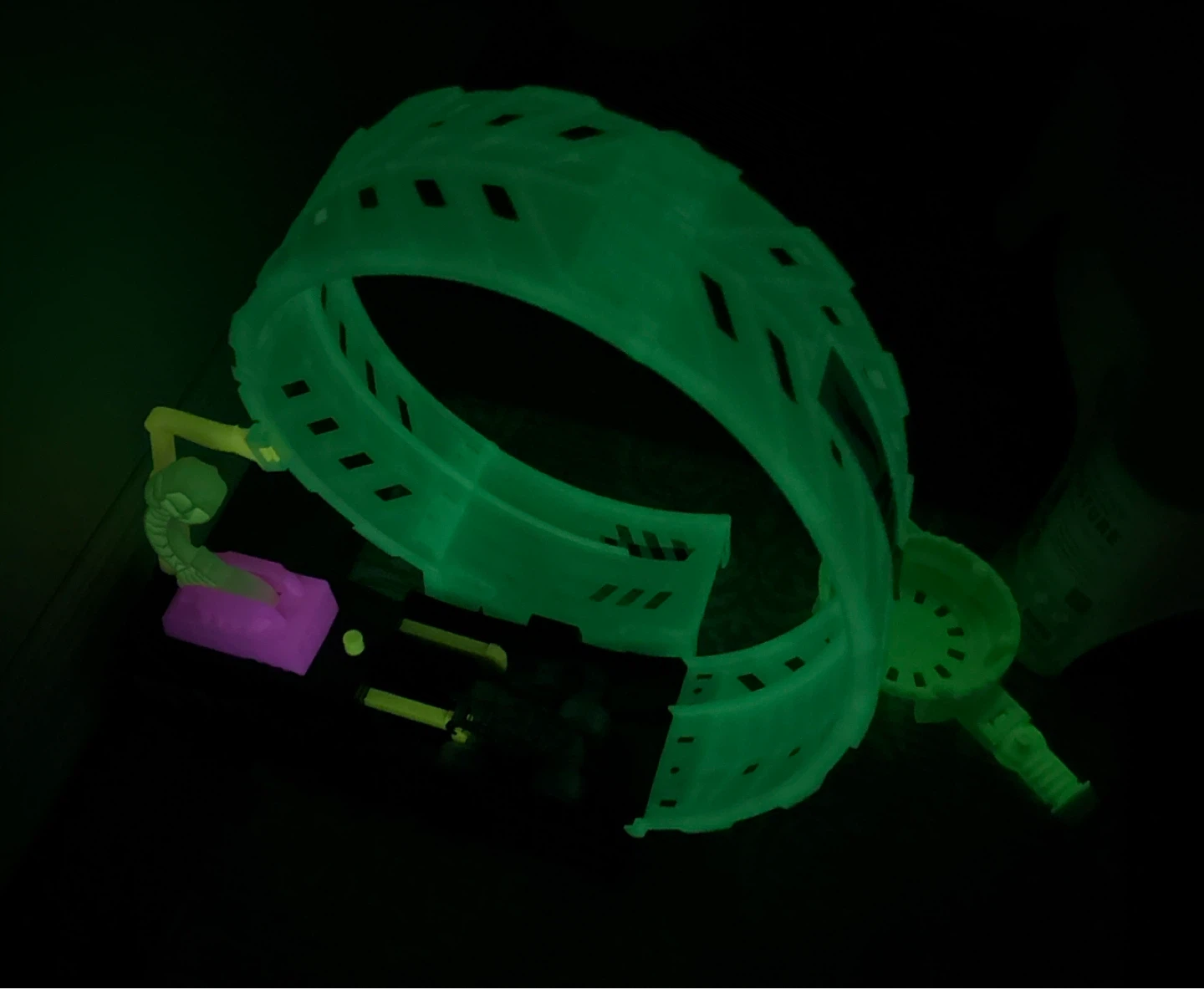 Glow in the dark-Hot Wheels Monster Truck Loop - photo 4
