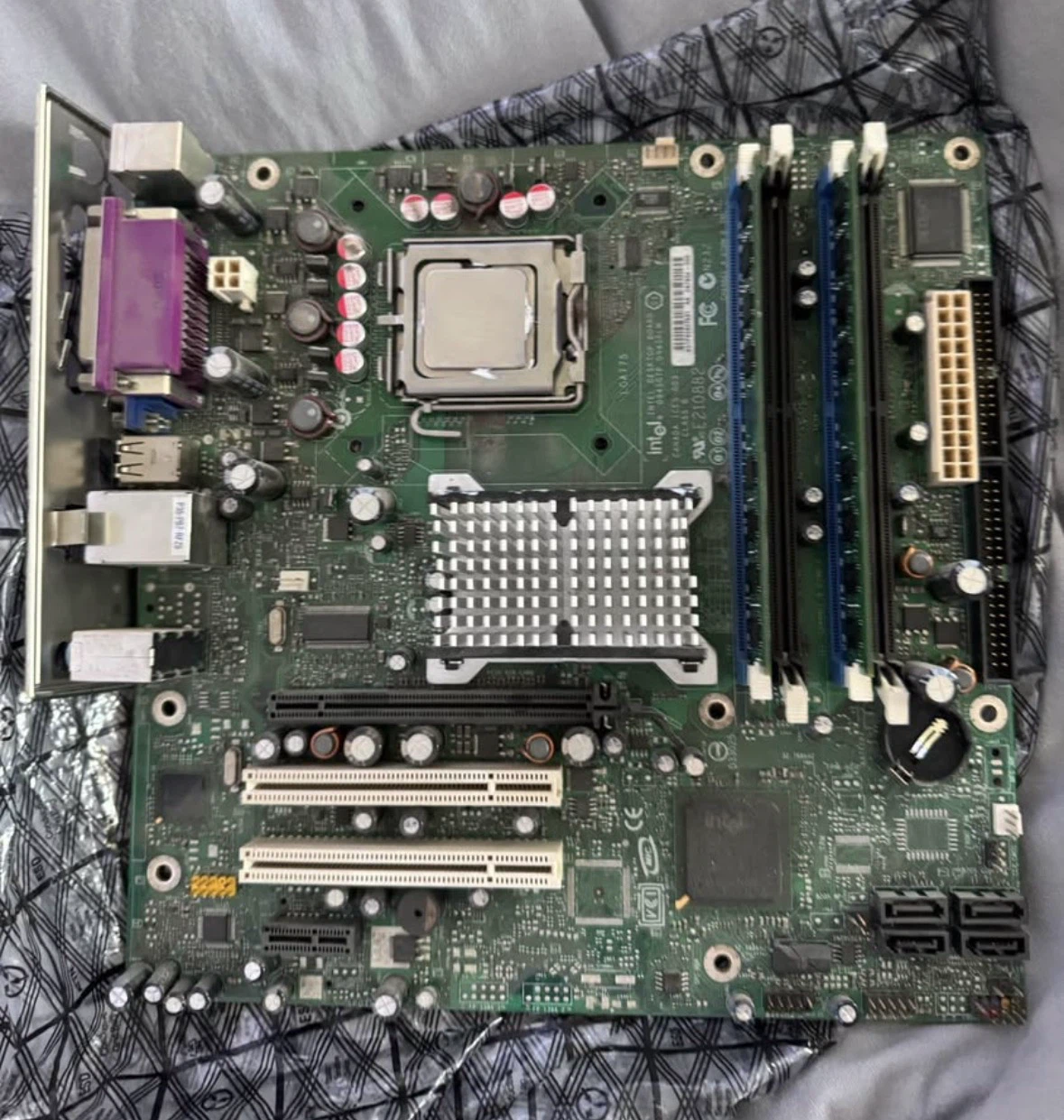 Intel Retro Desktop PC Parts Bundle – Motherboard + CPU + RAM