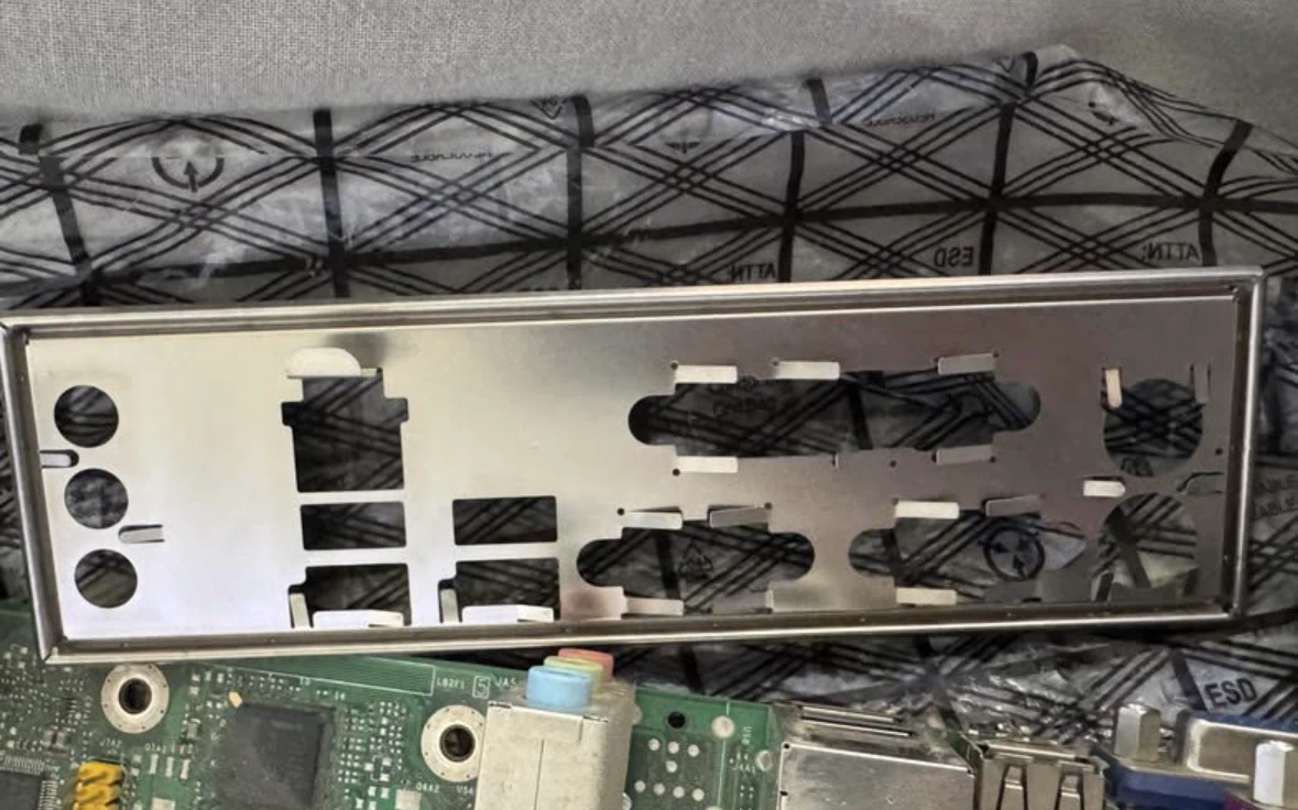 Intel Retro Desktop PC Parts Bundle – Motherboard + CPU + RAM - photo 5