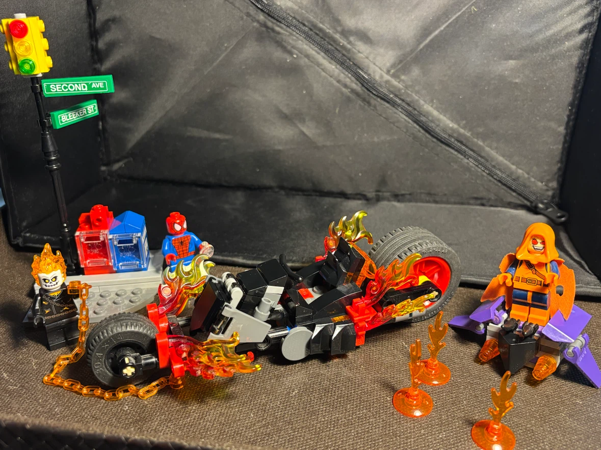 LEGO - 76058 - Spider Man / Ghostrider Team up 95% complete