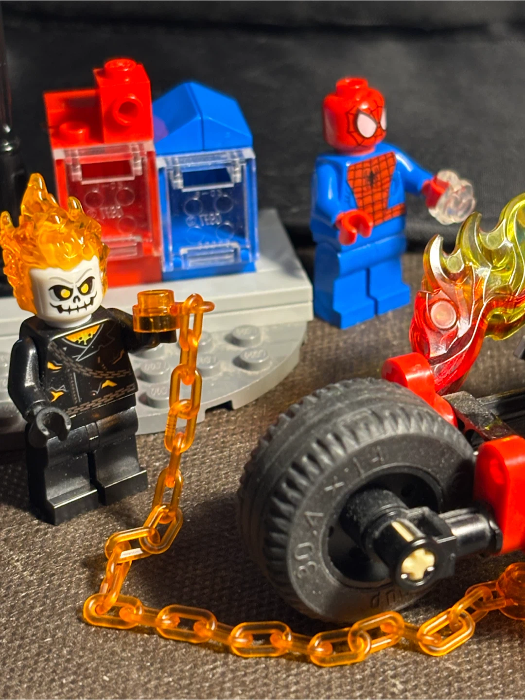 LEGO - 76058 - Spider Man / Ghostrider Team up 95% complete - photo 2