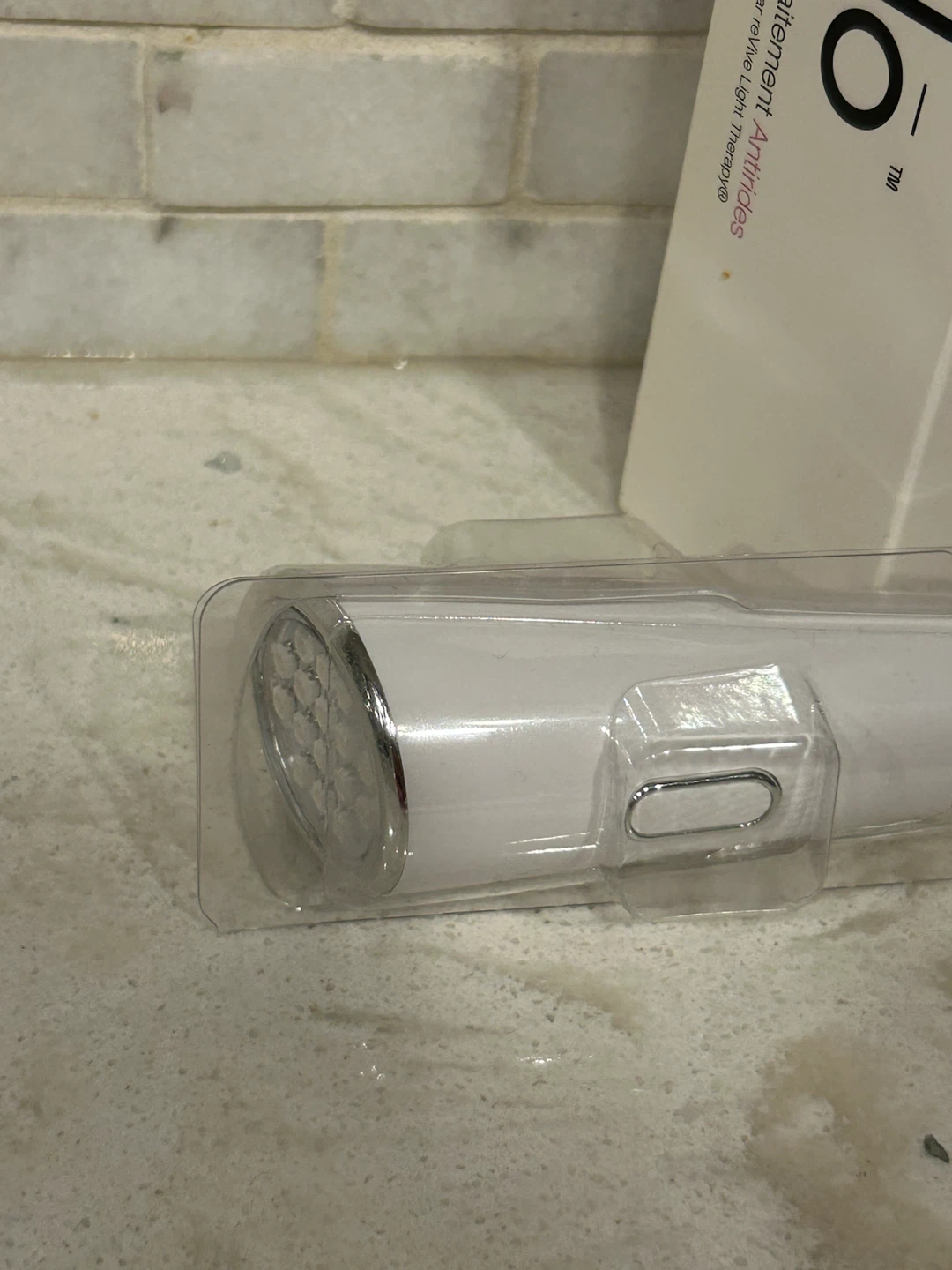Revive Glo Wrinkle Treatment Device - photo 2