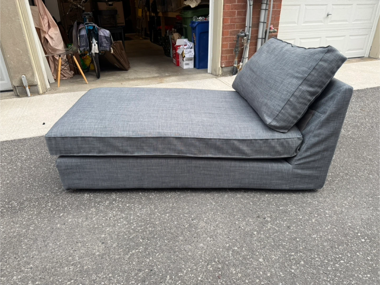 Kvik Chaise with custom grey cover