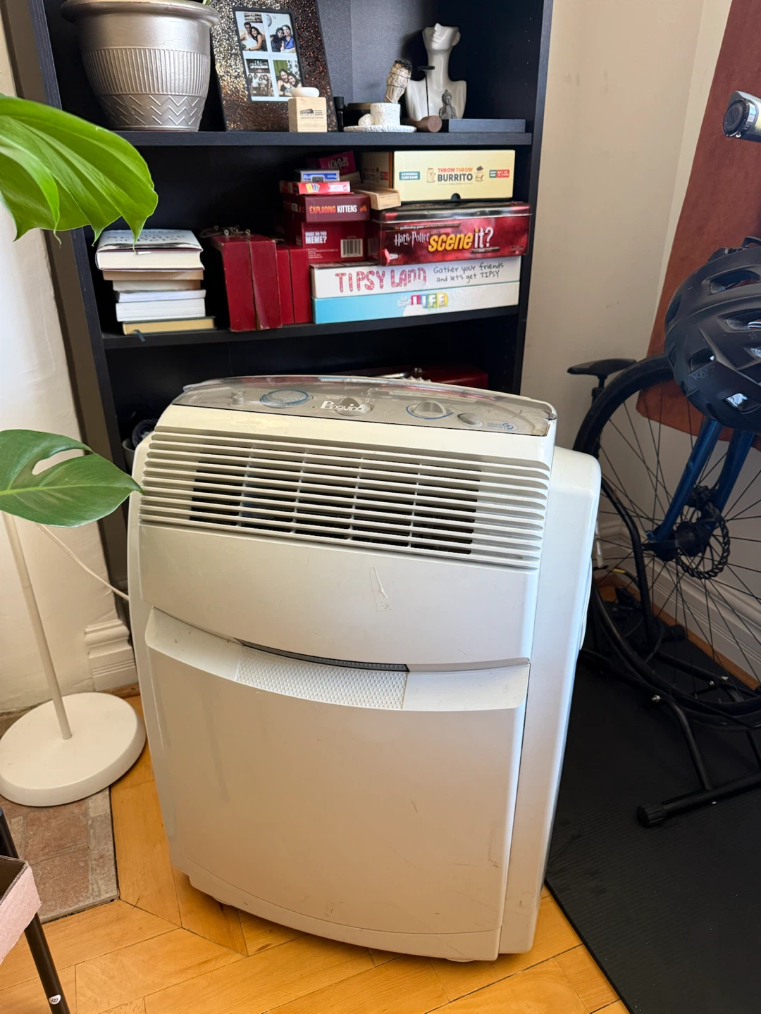 FREE – De’Longhi Pinguino Portable AC (For Parts or Repair)