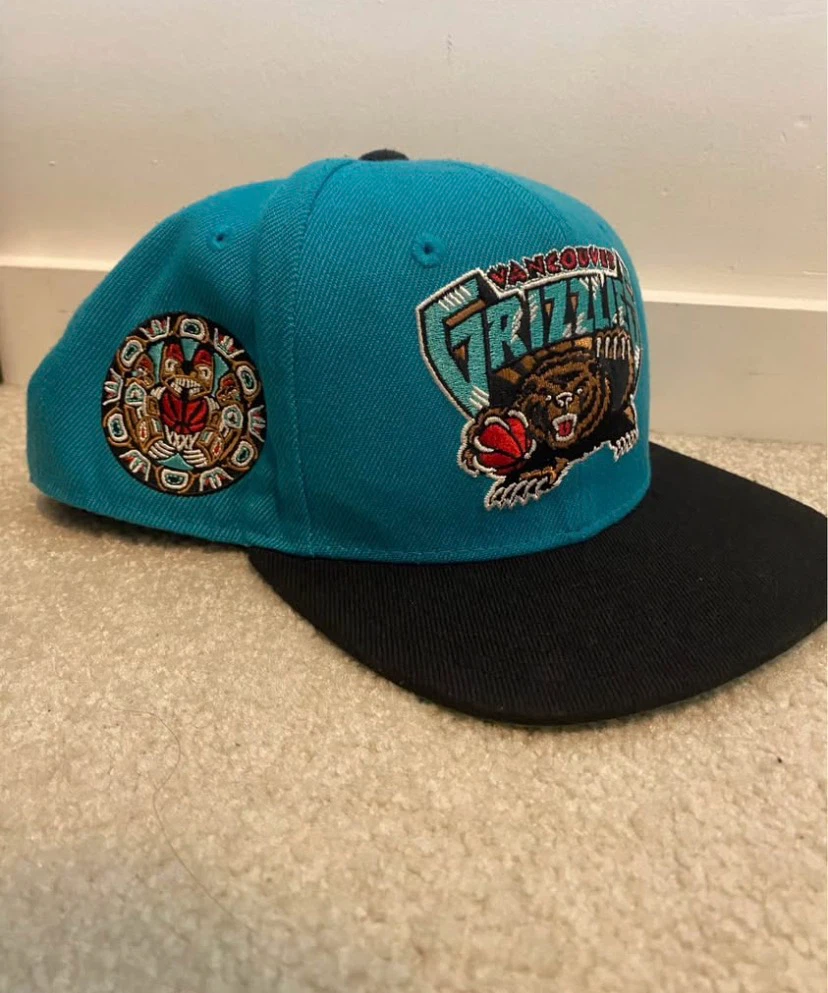 Sports hats - photo 4