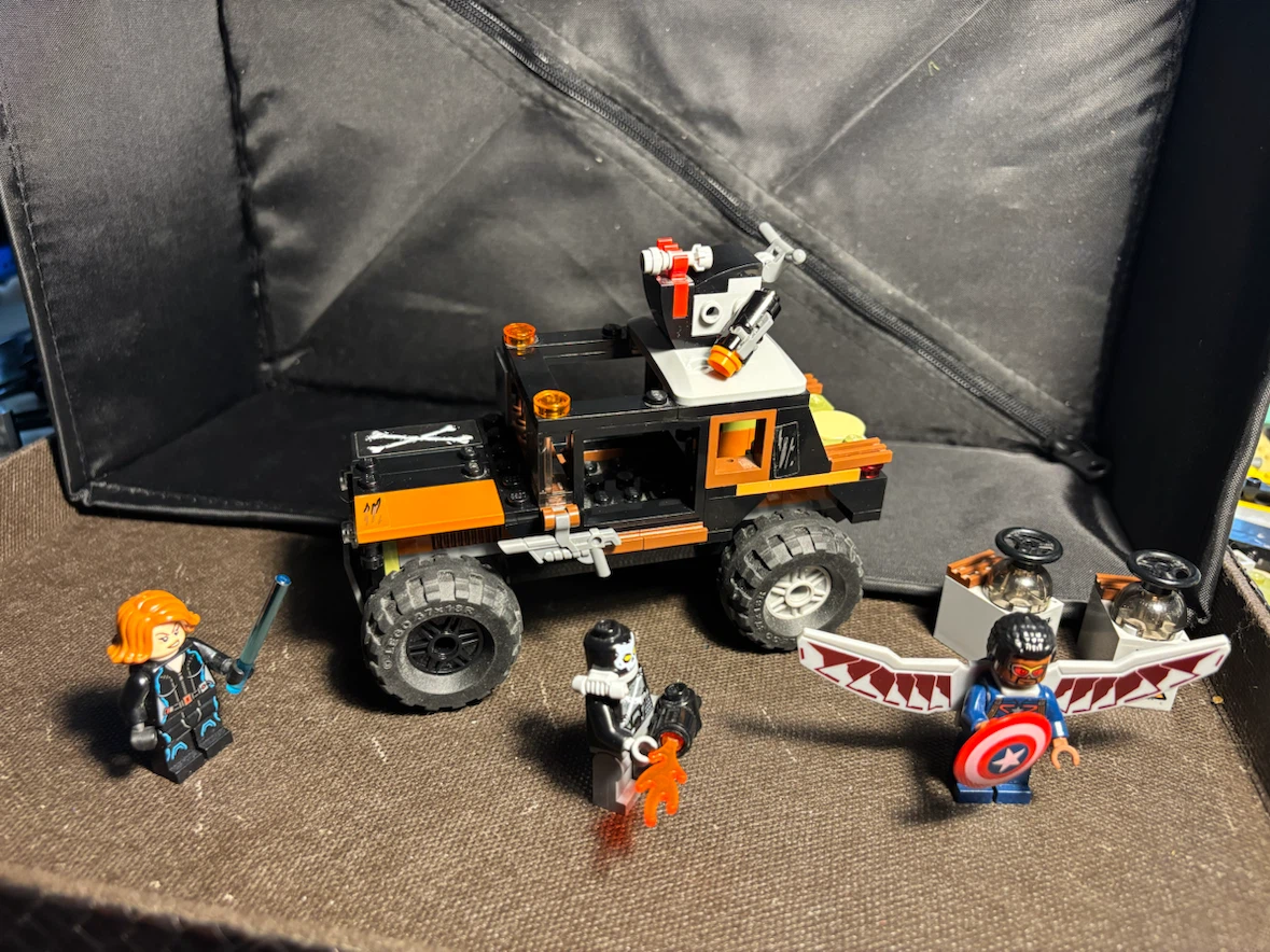LEGO - Crossbones Hazard Heist 76050 - 99% complete - all figs - photo 3