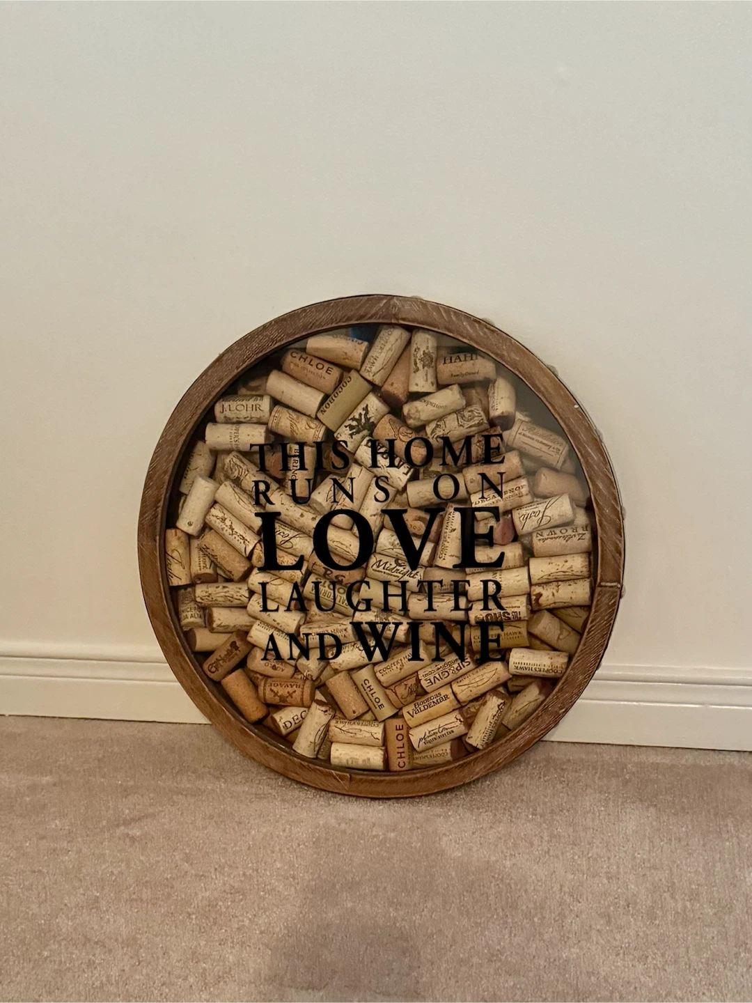 Wine cork wall decor in excellent condition - photo 2
