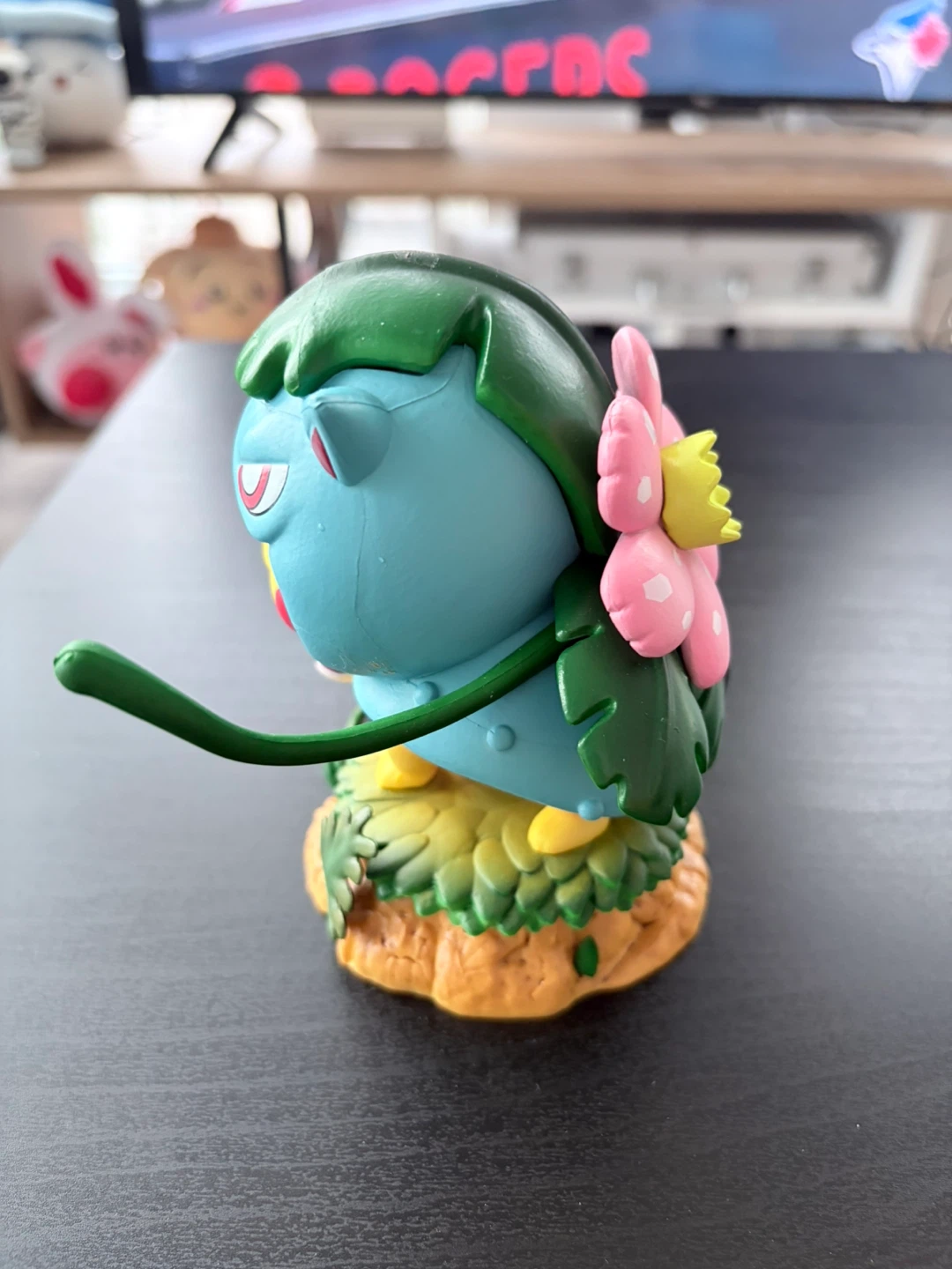 Pikachu (Venusaur Costume) Figure - photo 4