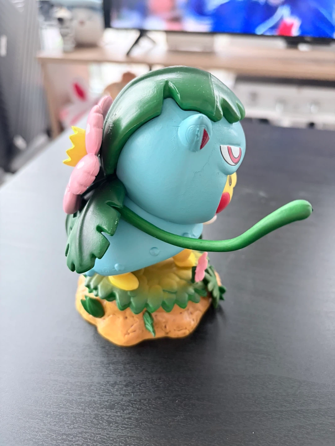 Pikachu (Venusaur Costume) Figure - photo 2