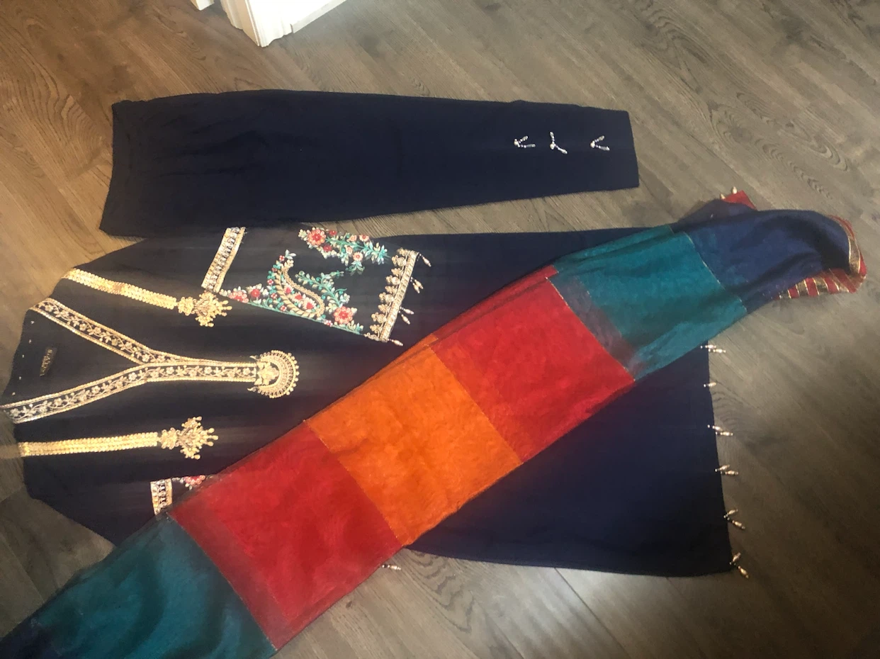 Navy Blue Embroidered 3-Piece Suit with Multicolour Dupatta - photo 4