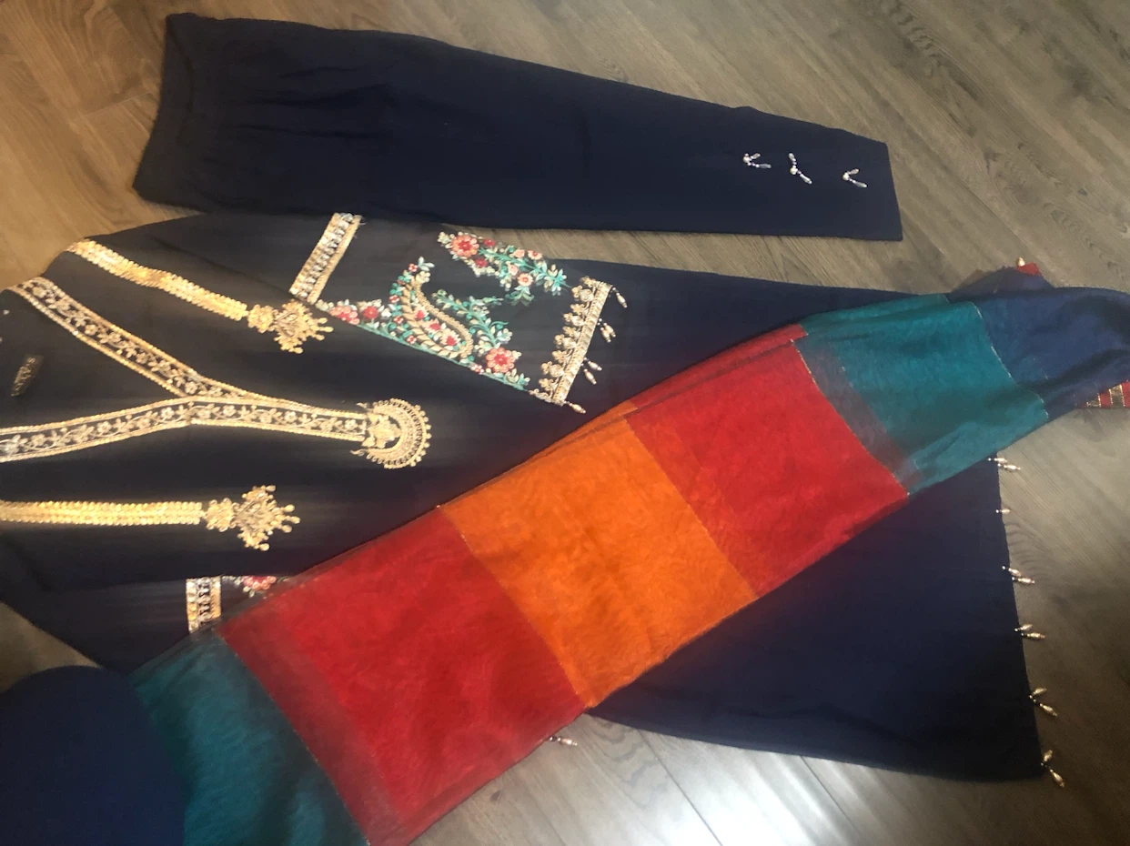 Navy Blue Embroidered 3-Piece Suit with Multicolour Dupatta - photo 5