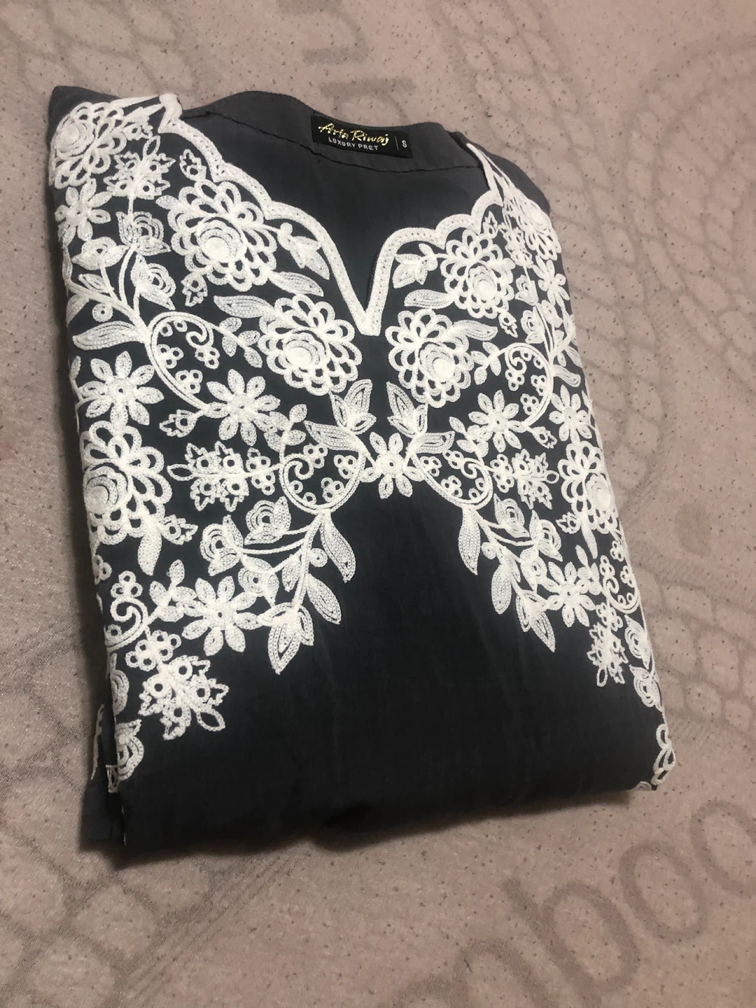 Asim Jofa Lawn Grey Embroidered 3-Piece Suit - photo 4
