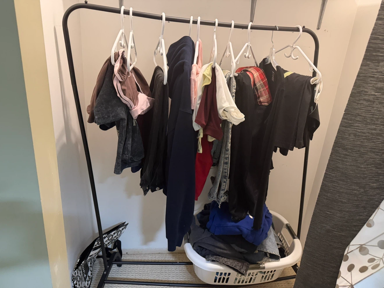 Clothes stand