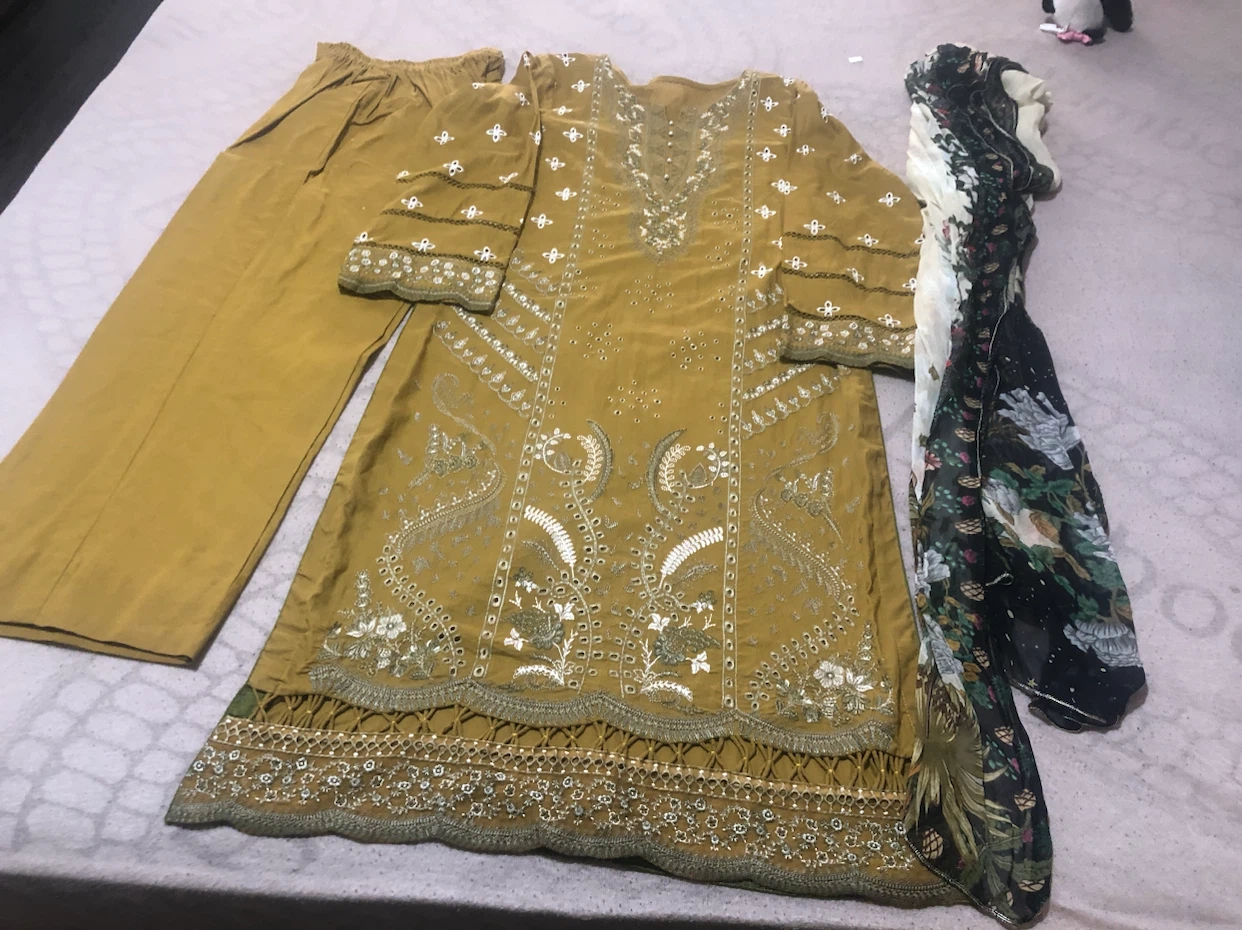 Women's Embroidered Kurti with Pants and Dupatta - photo 3