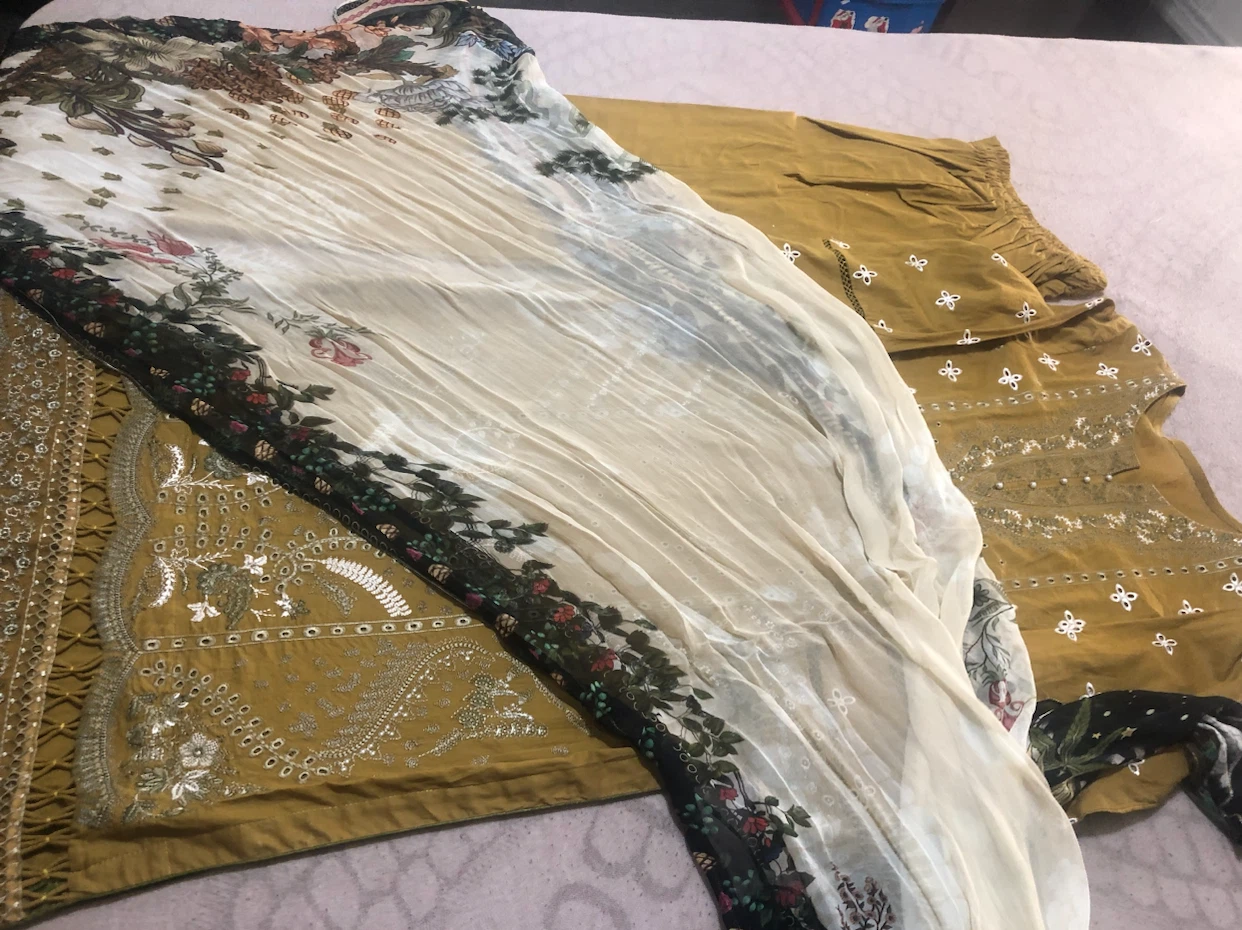 Women's Embroidered Kurti with Pants and Dupatta - photo 5