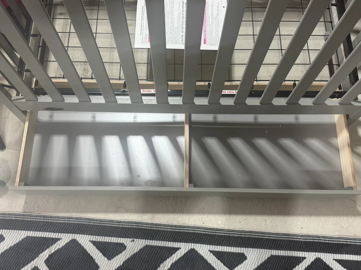 Baby Crib with brand new mattress - Graco - photo 2