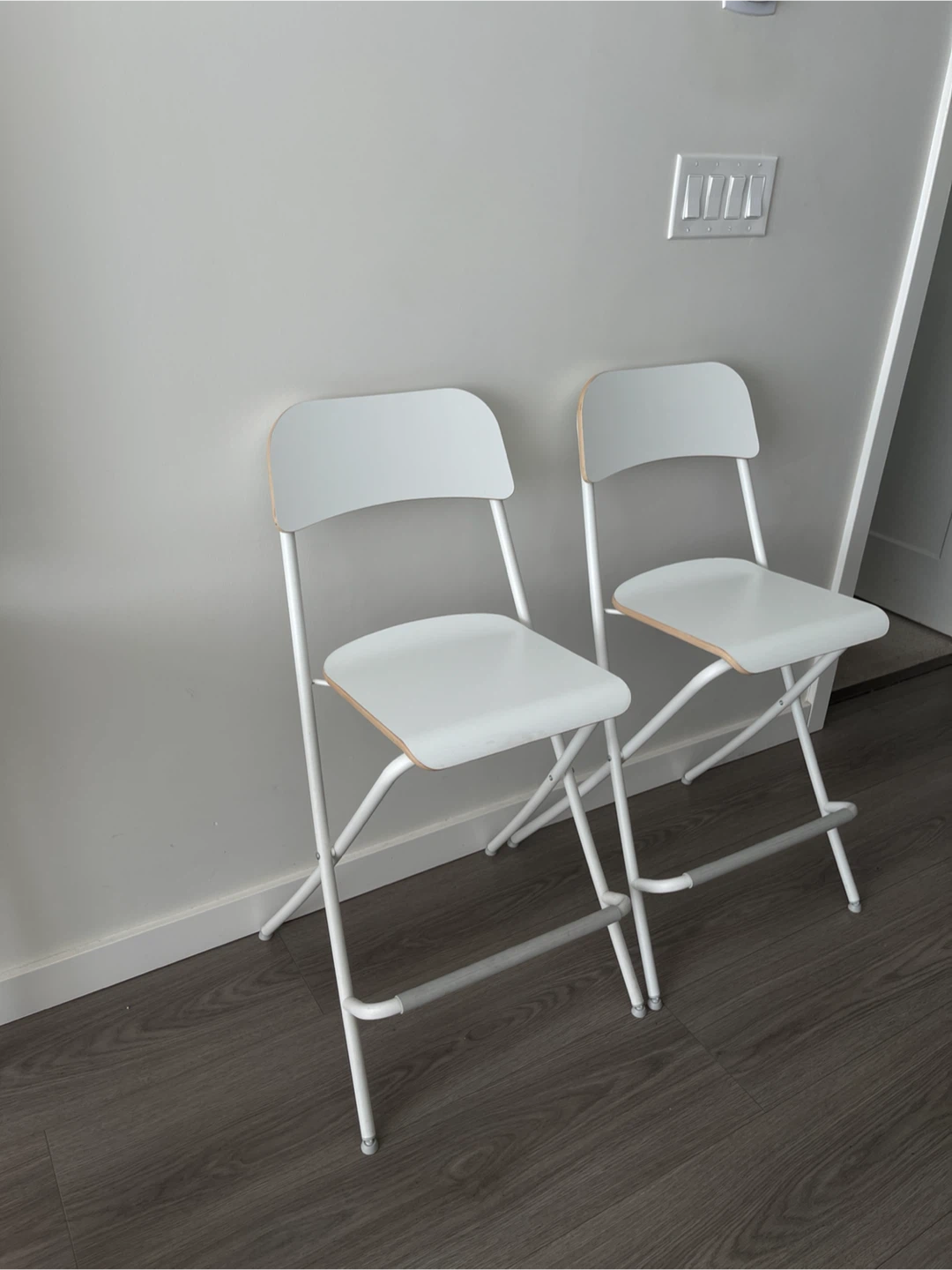 White Side Tables with Wheels (Set of 2) - photo 3
