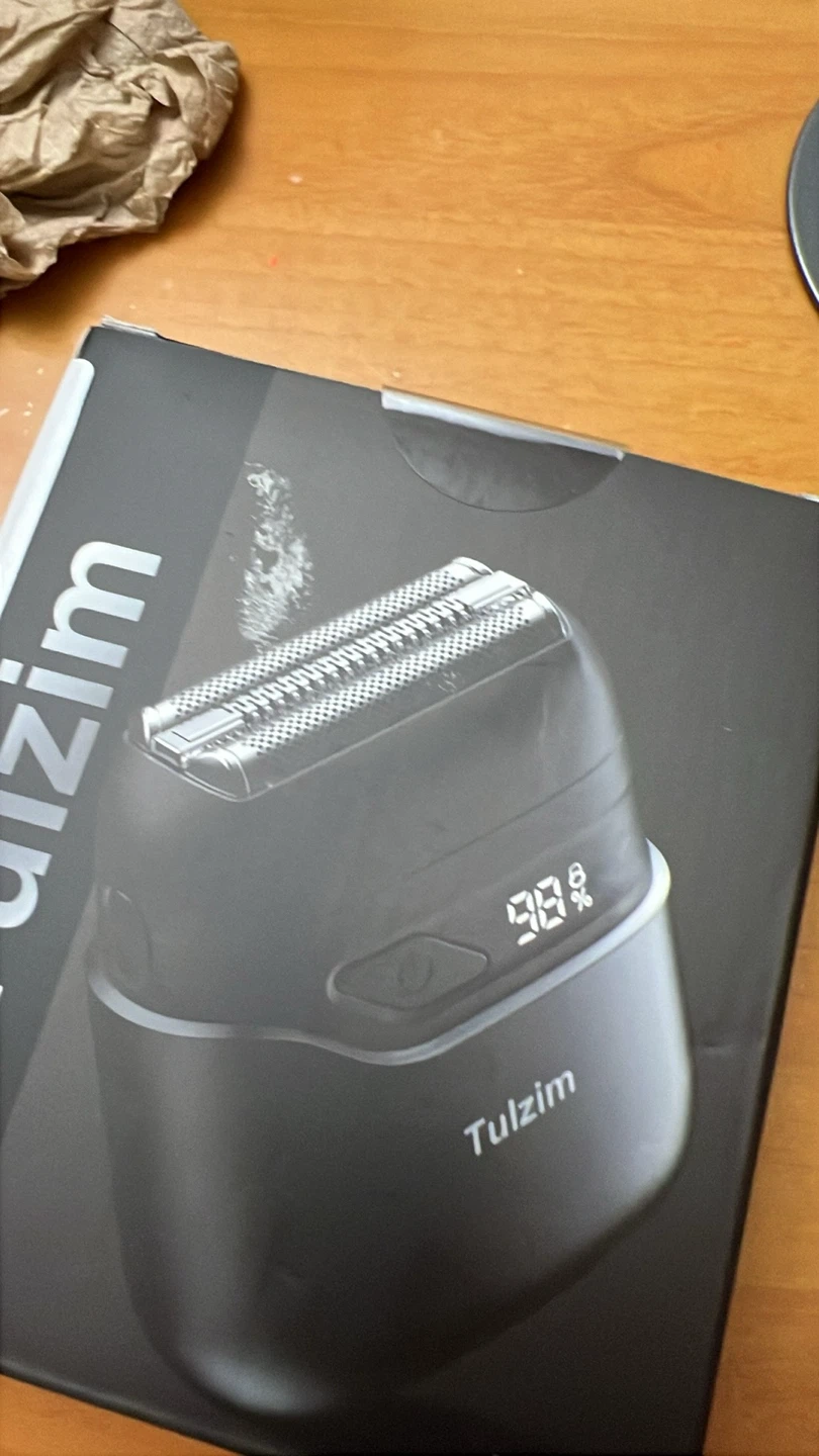 Electric Shaver - 3-Blade Rotary System - photo 5