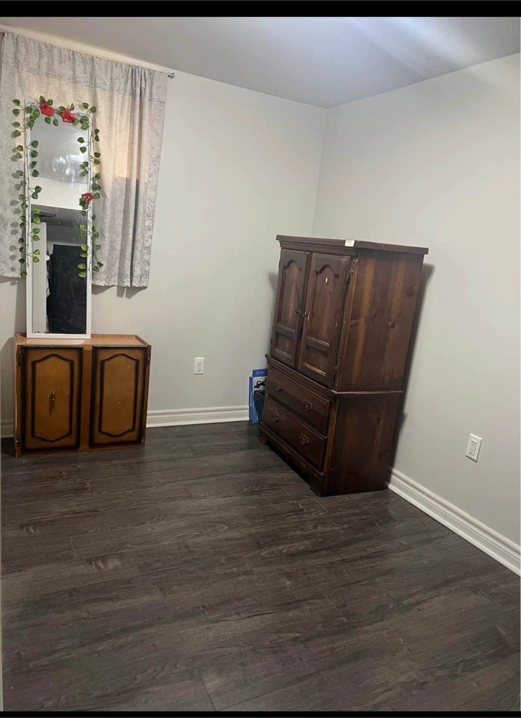 Private Room for Rent – Female Preferred - August 1 - photo 2