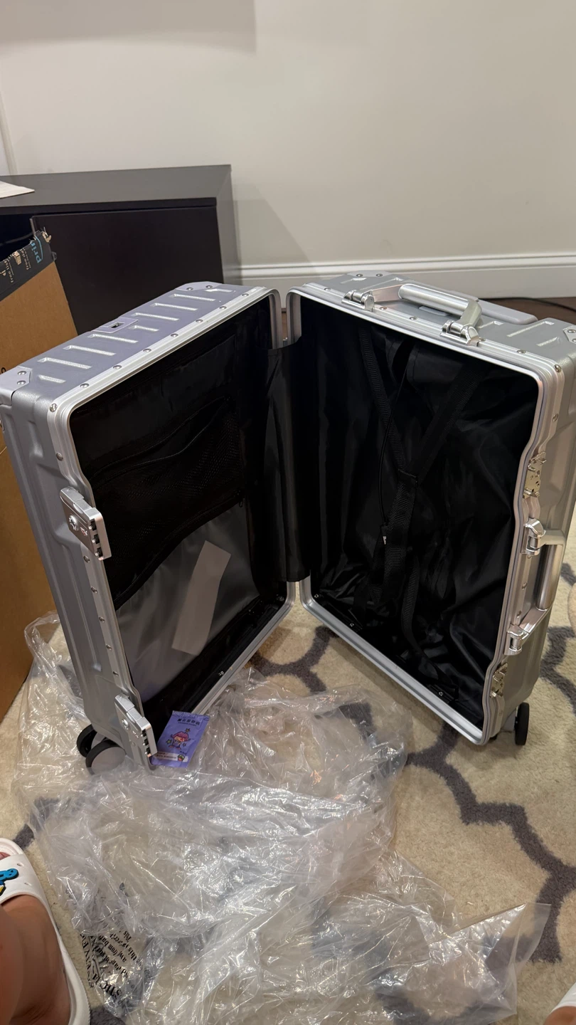 NEW HotWay 20 inch Carry on luggage - photo 2