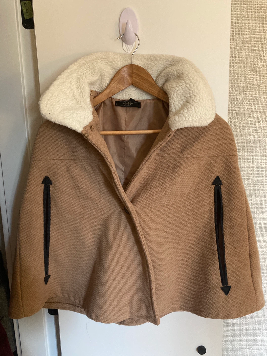 Jessica Simpson Women's Cape XS/S