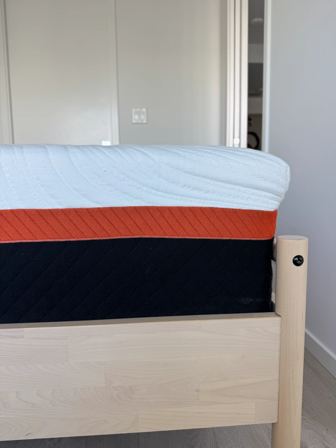 Queen size Bed Mattress - photo 3