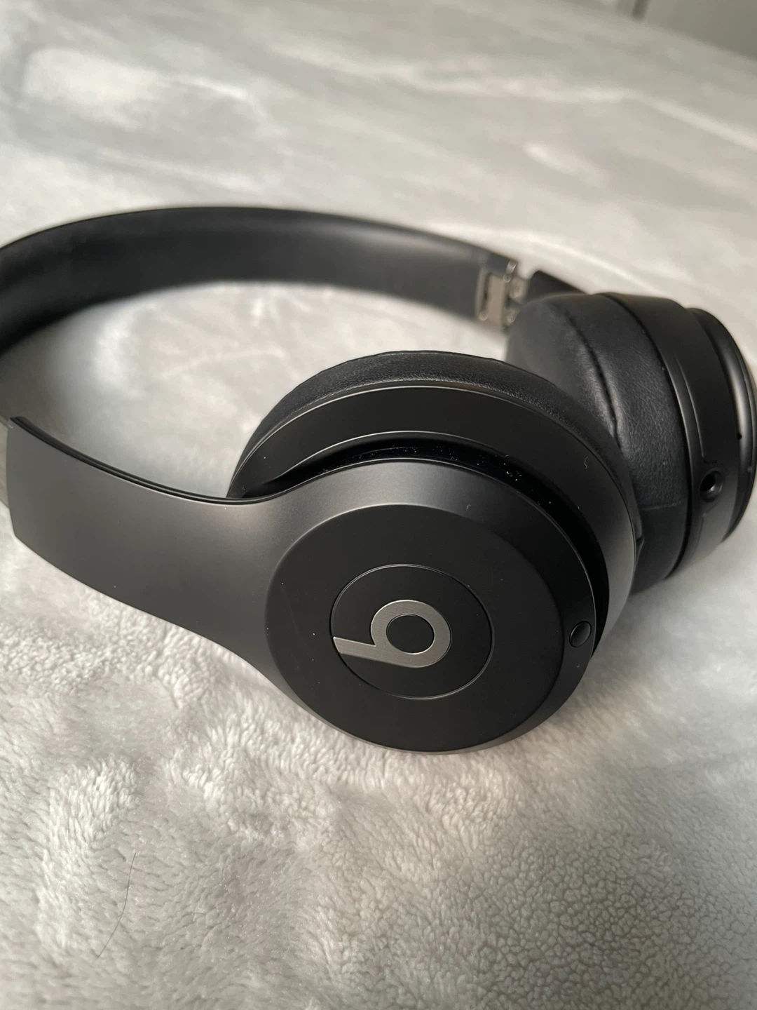 Beats Solo4 Wireless Headphones - Matte Black