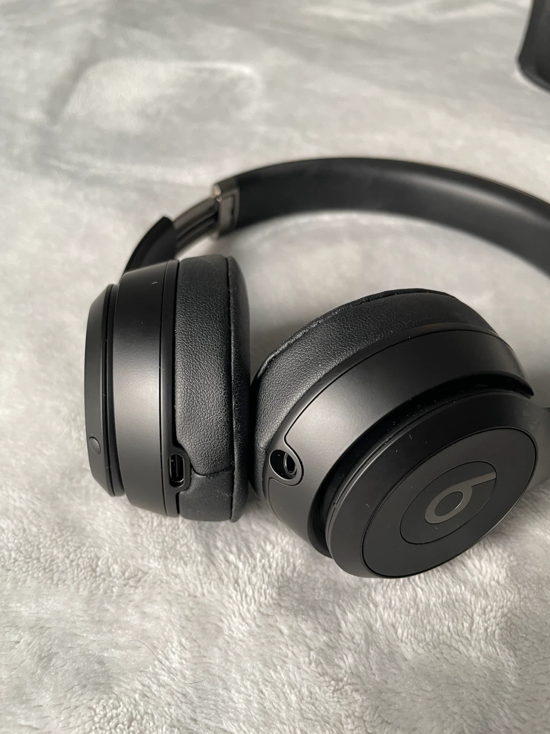 Beats Solo4 Wireless Headphones - Matte Black - photo 2