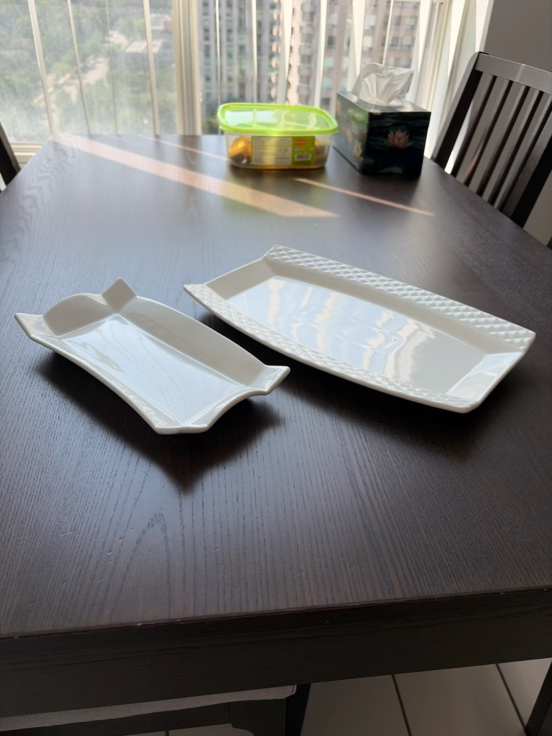 Set of 2 White Serving Platters - photo 2