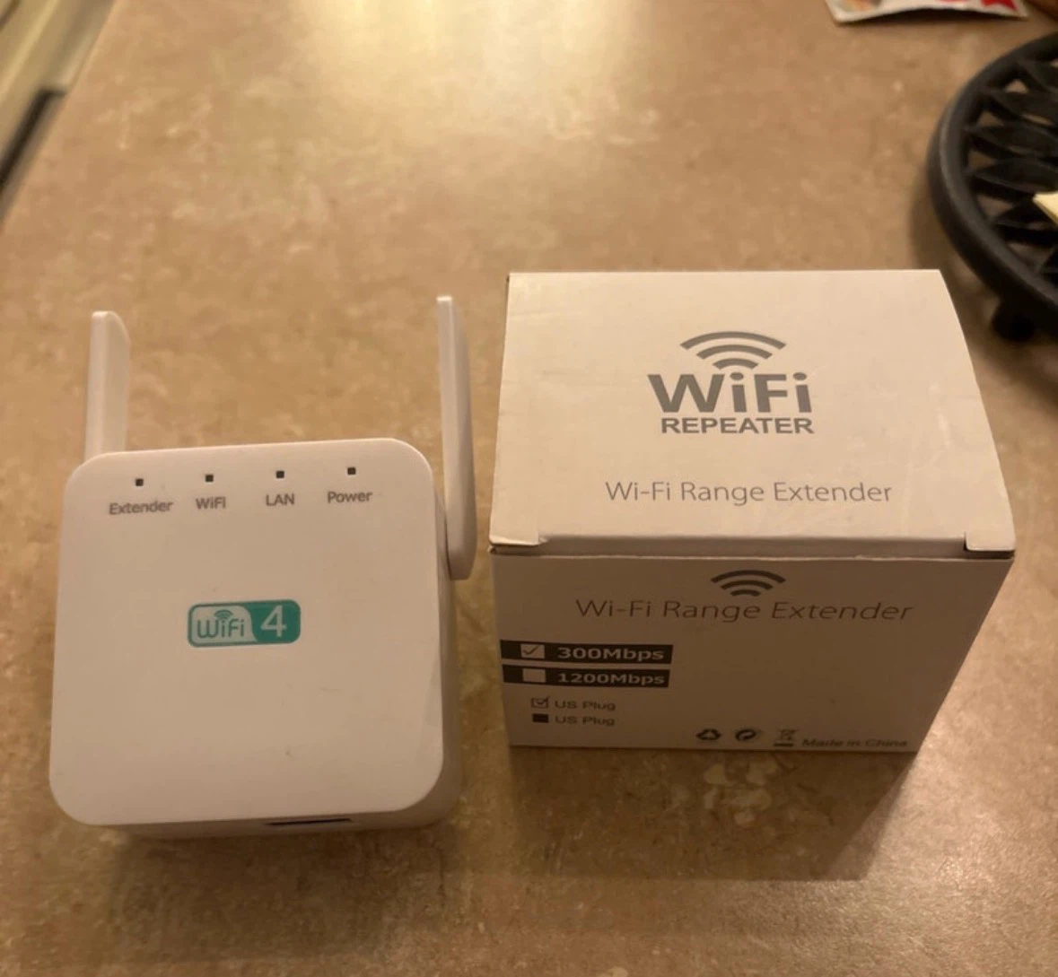 Wi-Fi 4 Range Extender - photo 2