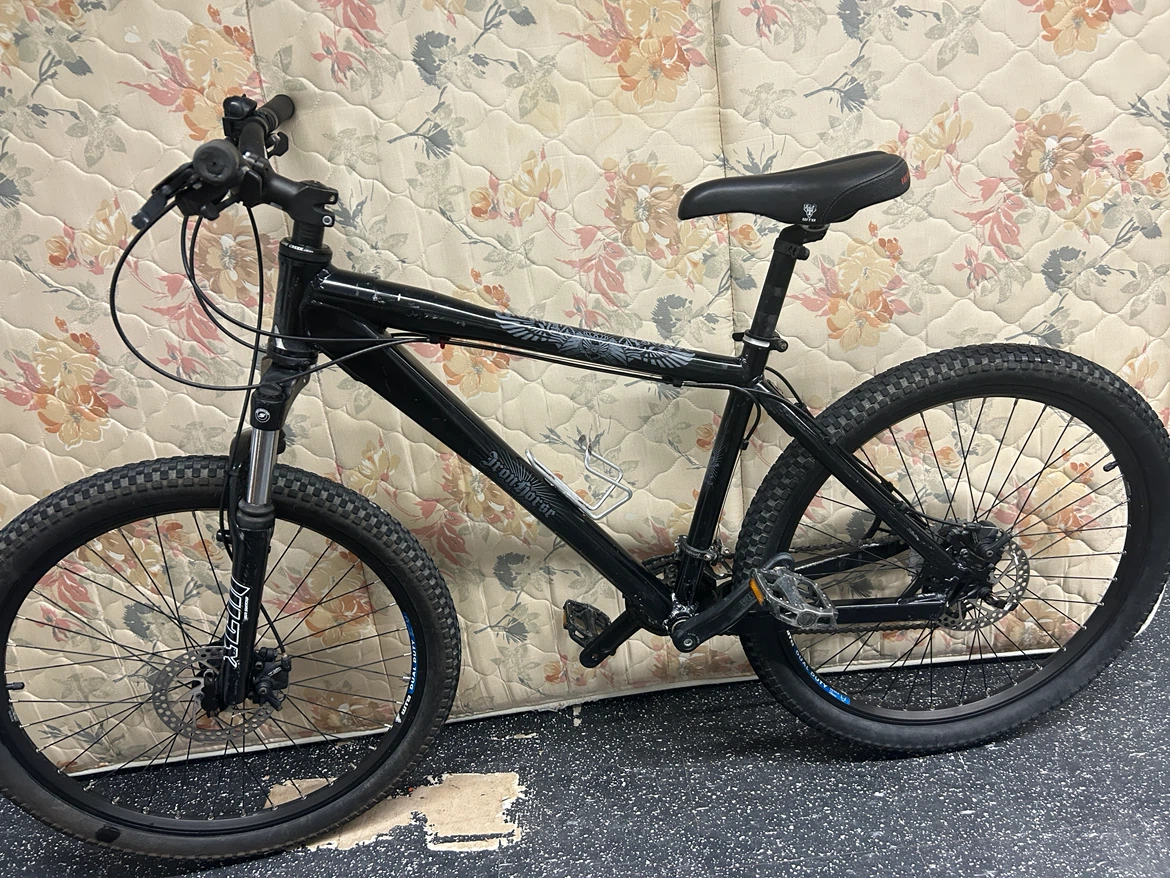 Black Iron Horse Mountain Bike - photo 2