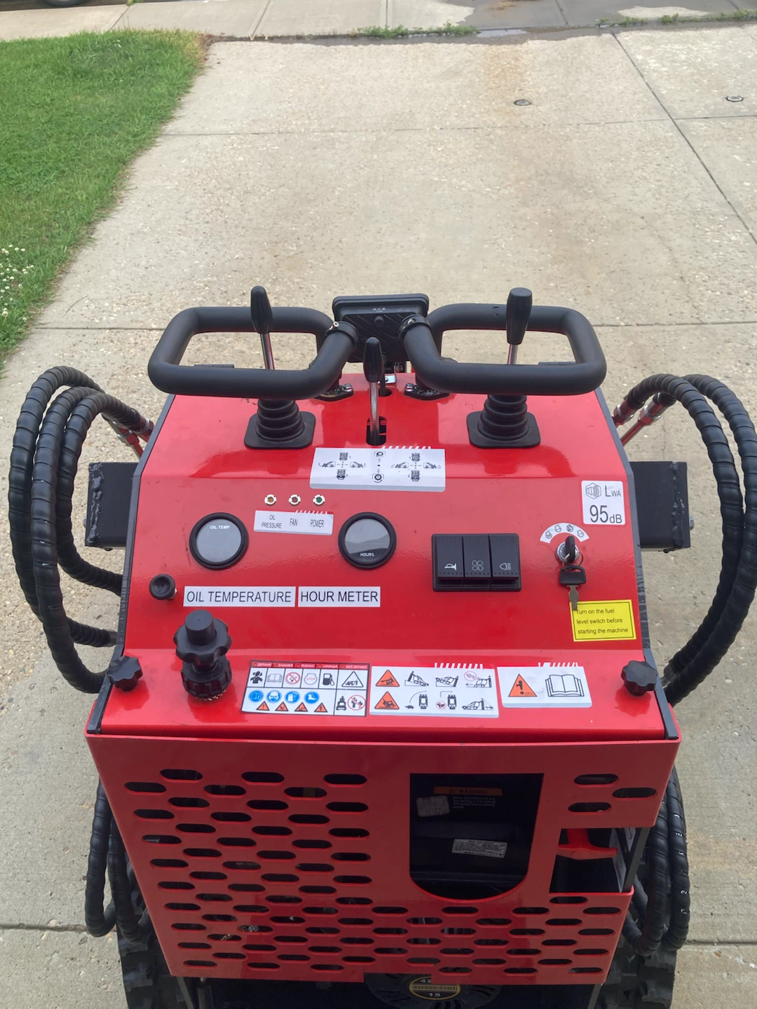 AGT YSRT14 Mini Skid Steer Loader - photo 5