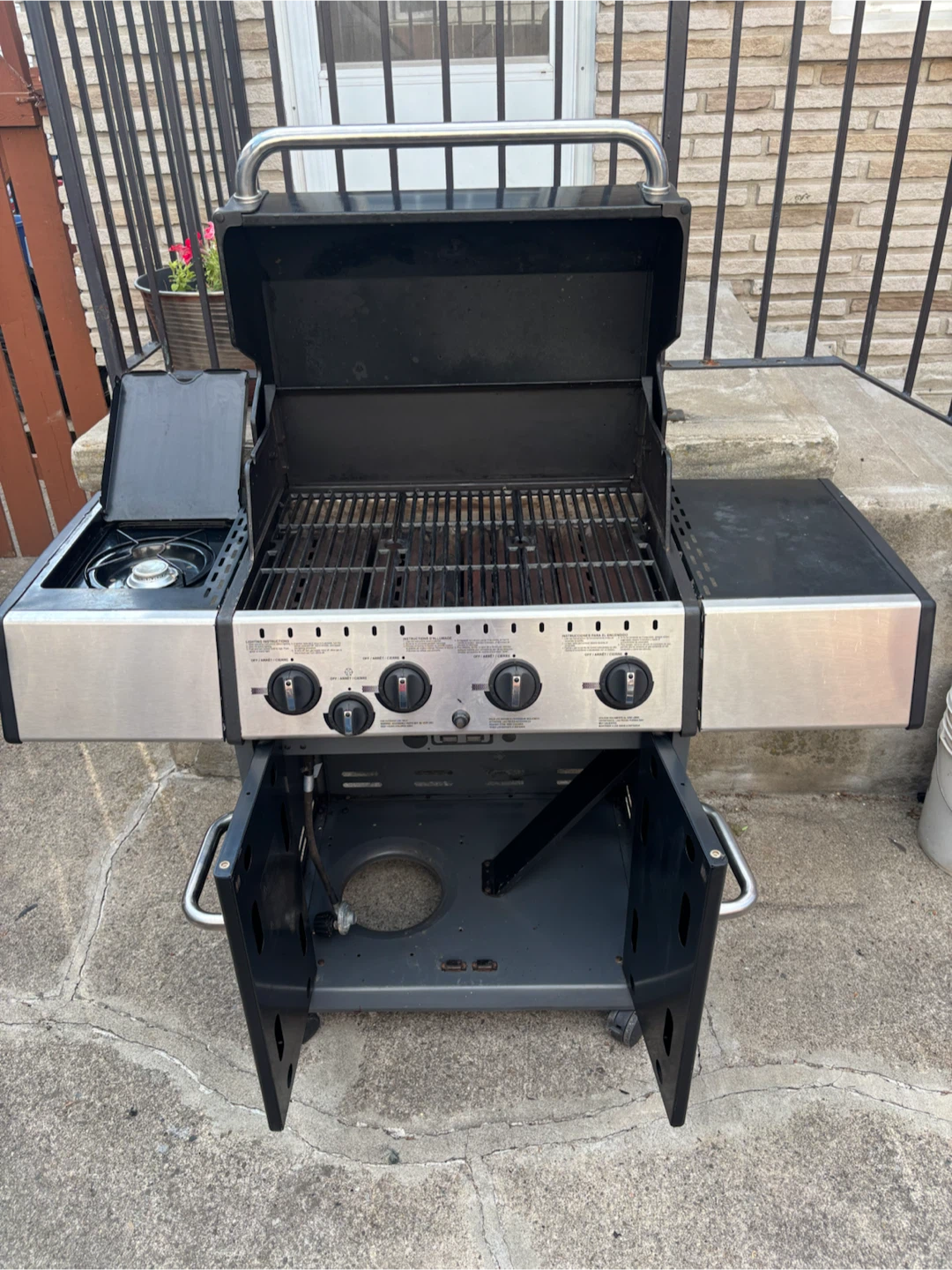 Sterling 6 Burner Propane BBQ with Side Burner - photo 5