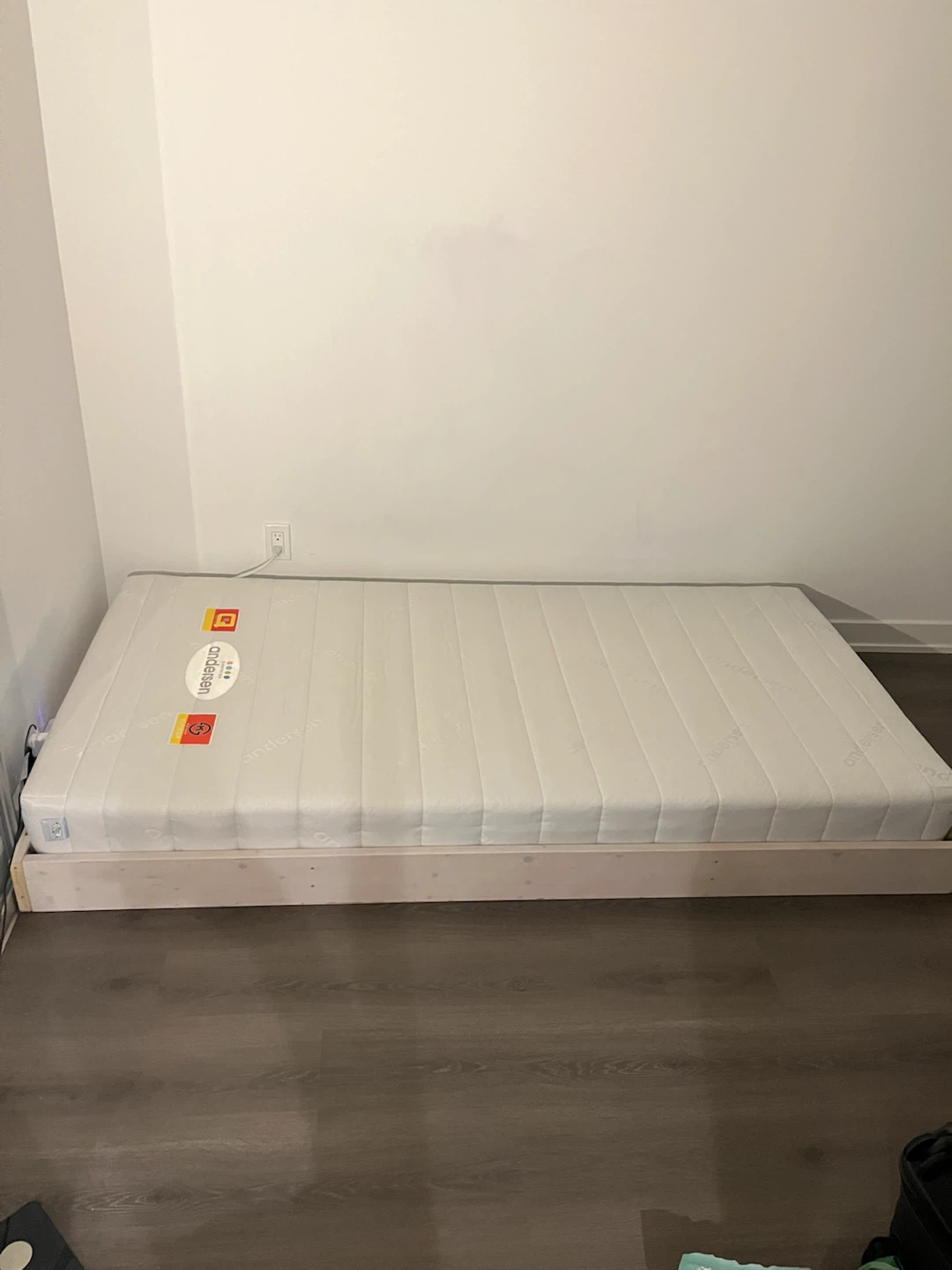 Single bed with mattress - photo 4