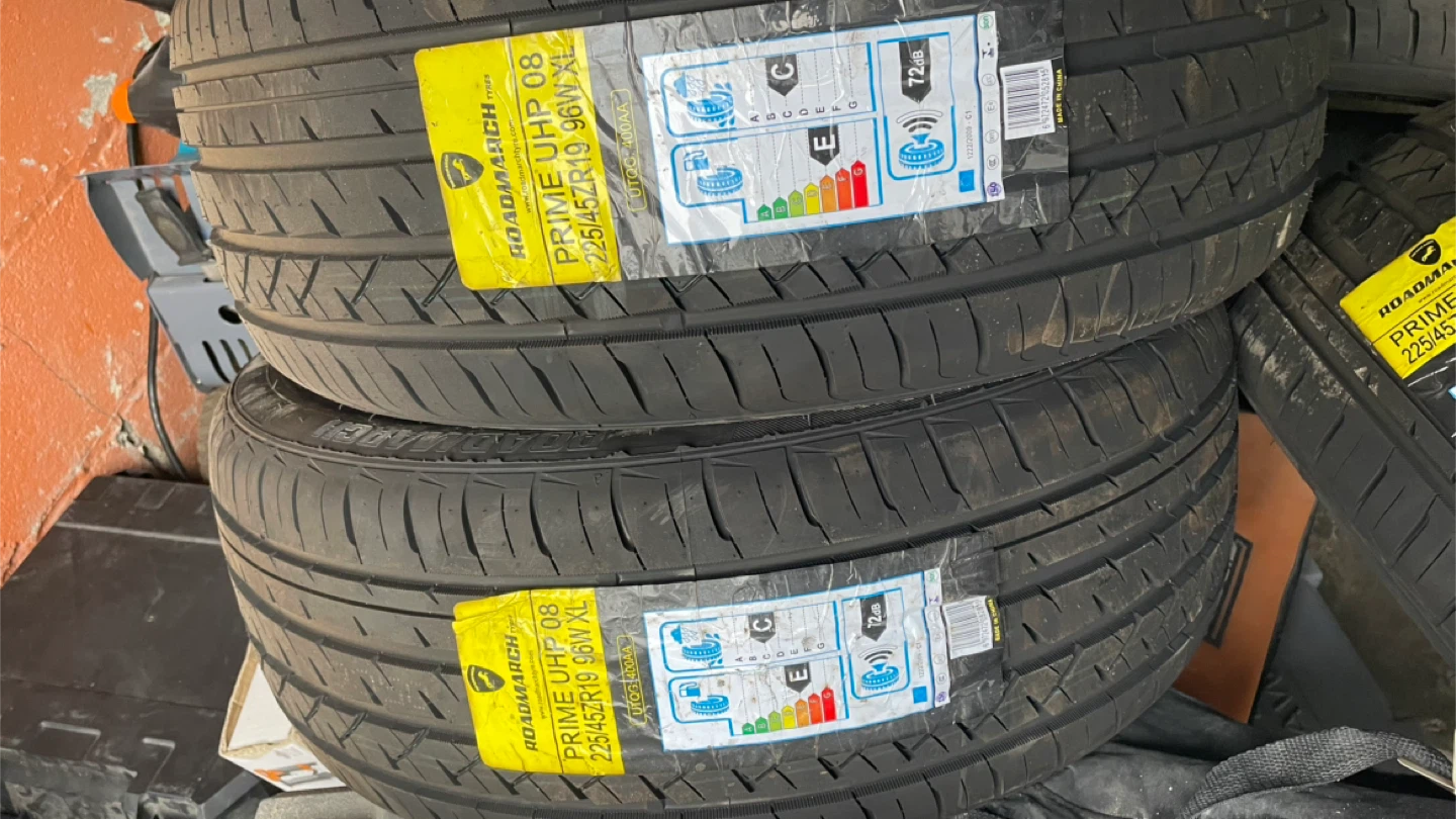 ROADMARCH PRIME UHP 08 Tires (Set of 2)