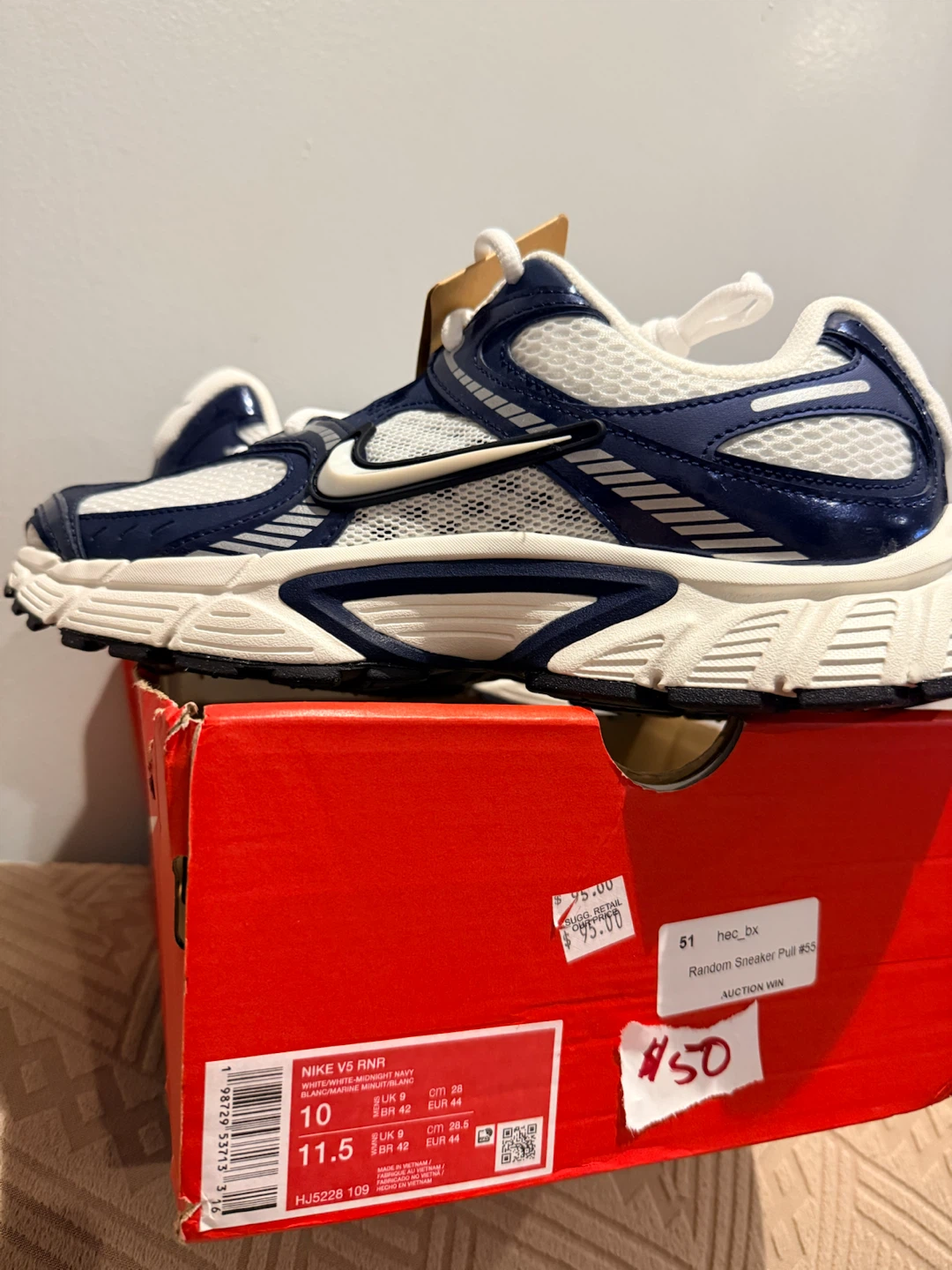 Nike V5 RNR Sneakers - Navy/White - Size 10