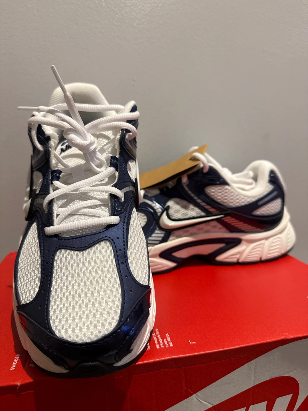 Nike V5 RNR Sneakers - Navy/White - Size 10 - photo 3