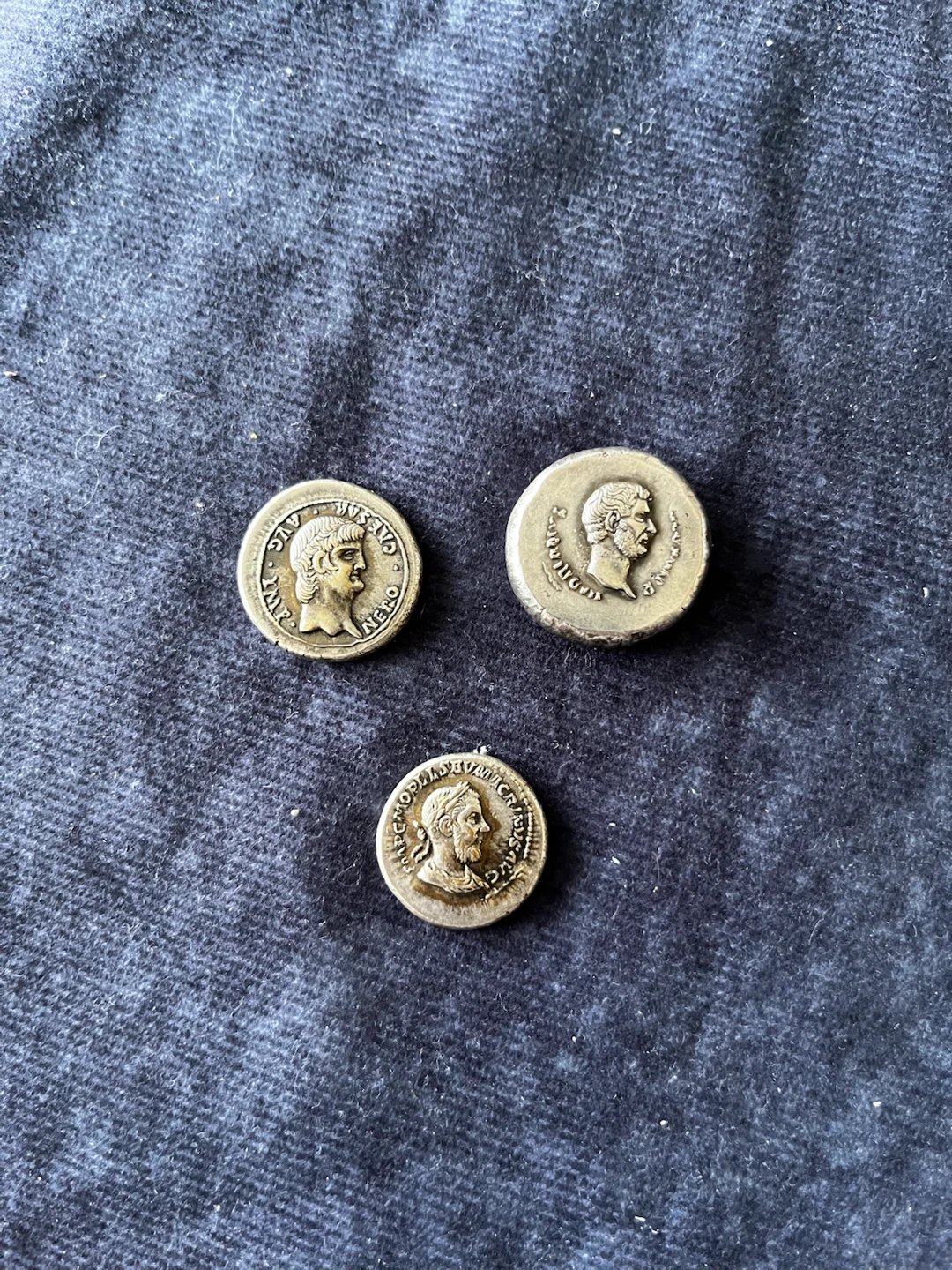 Lot of 3 Ancient Roman Coins - photo 4