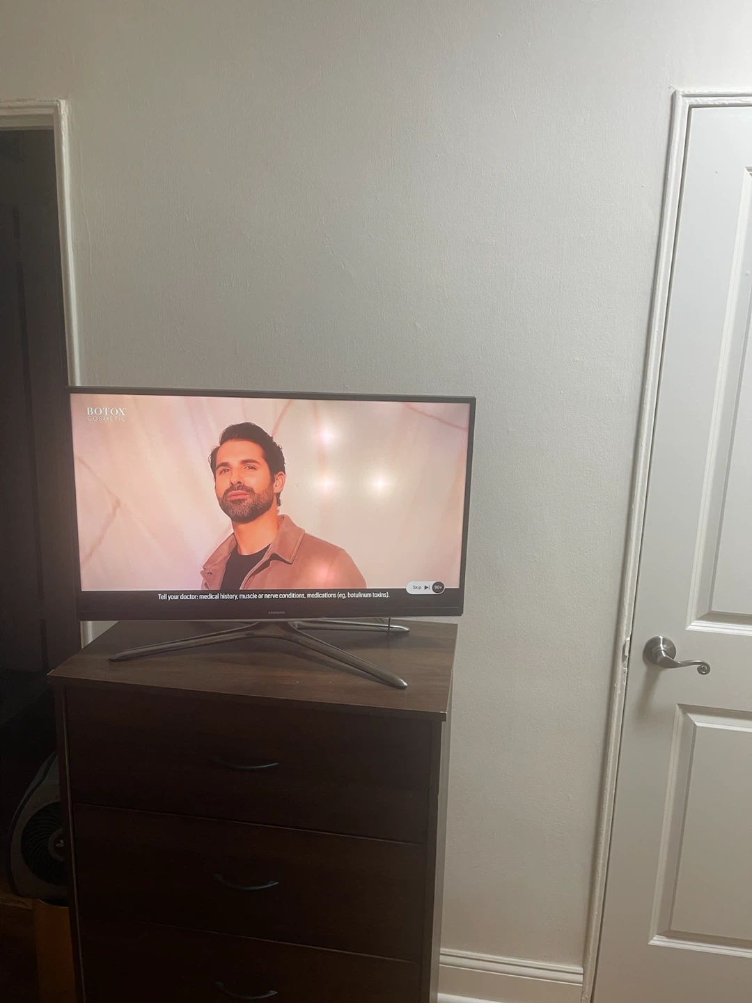Samsung Flat Screen TV - photo 2