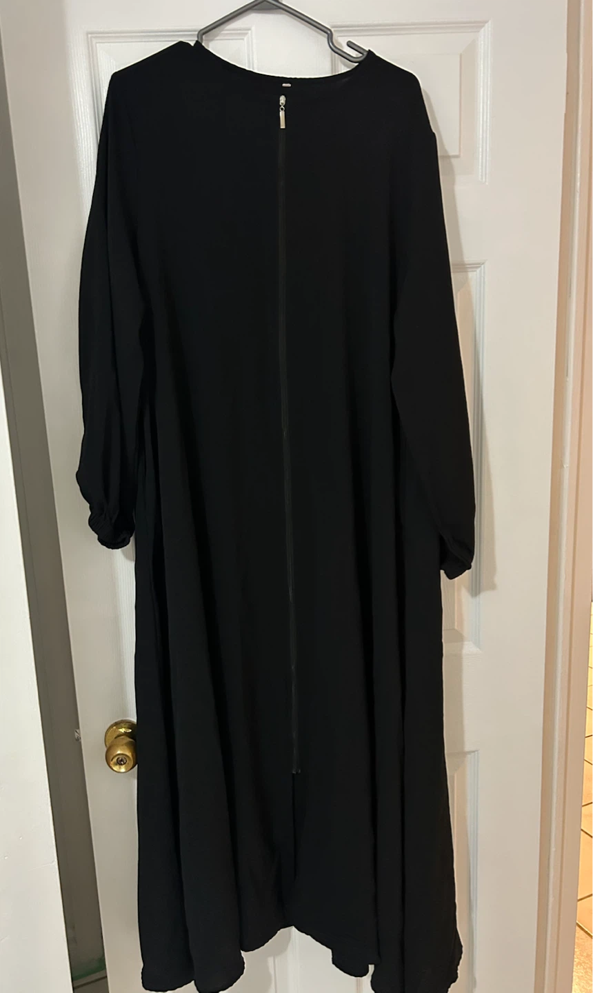Black zipper Abaya size Medium