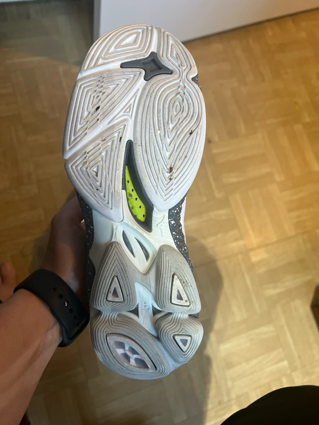 Mizuno Volleyball Shoes - photo 2