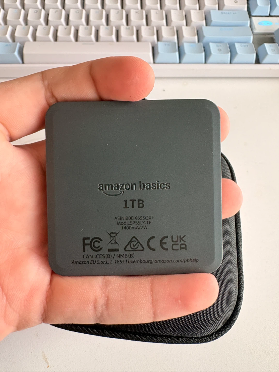 Amazon Basics Portable External SSD 1TB - photo 3